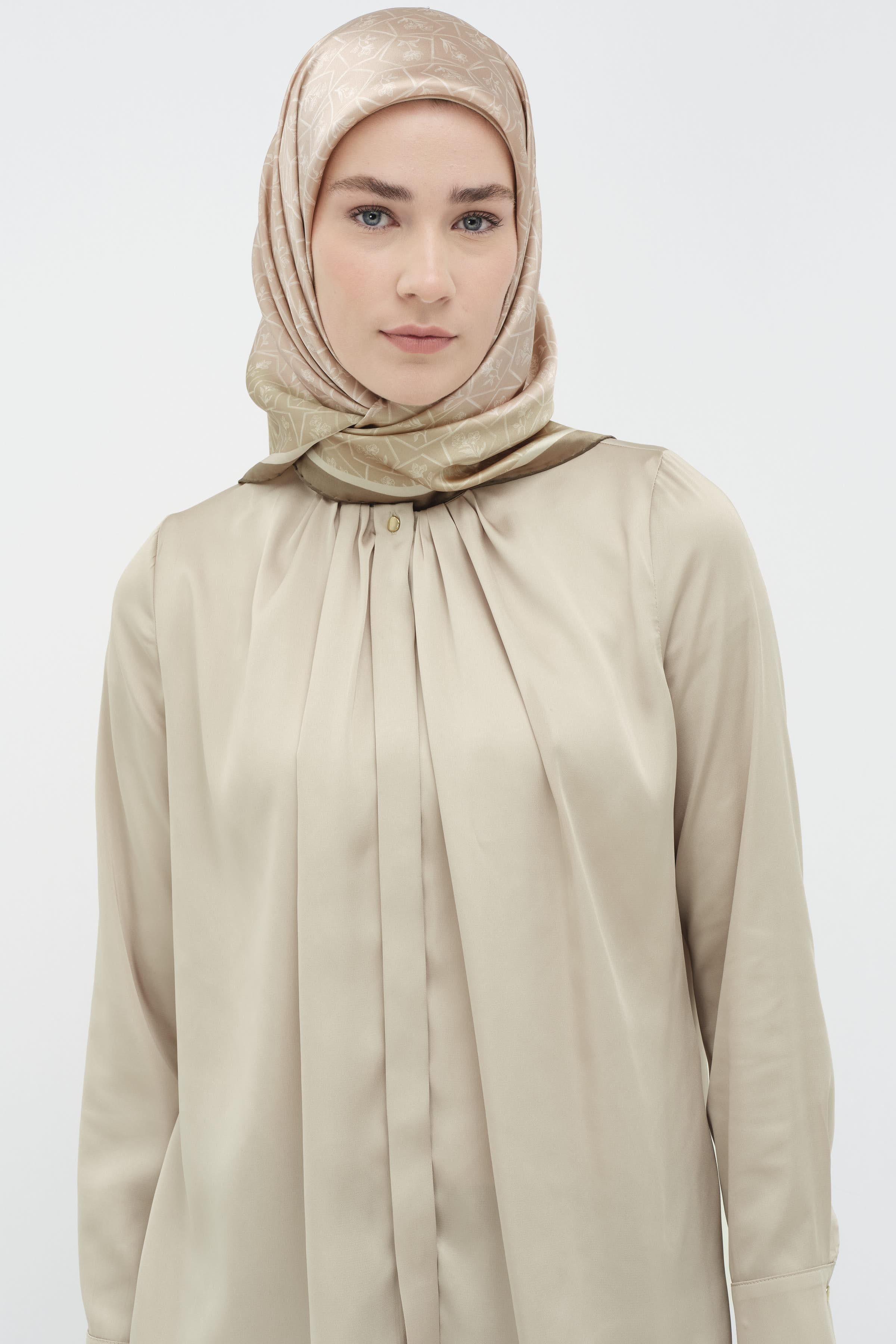 Ters Gizli Patlı Pileli Gömlek - Bej TUGBA