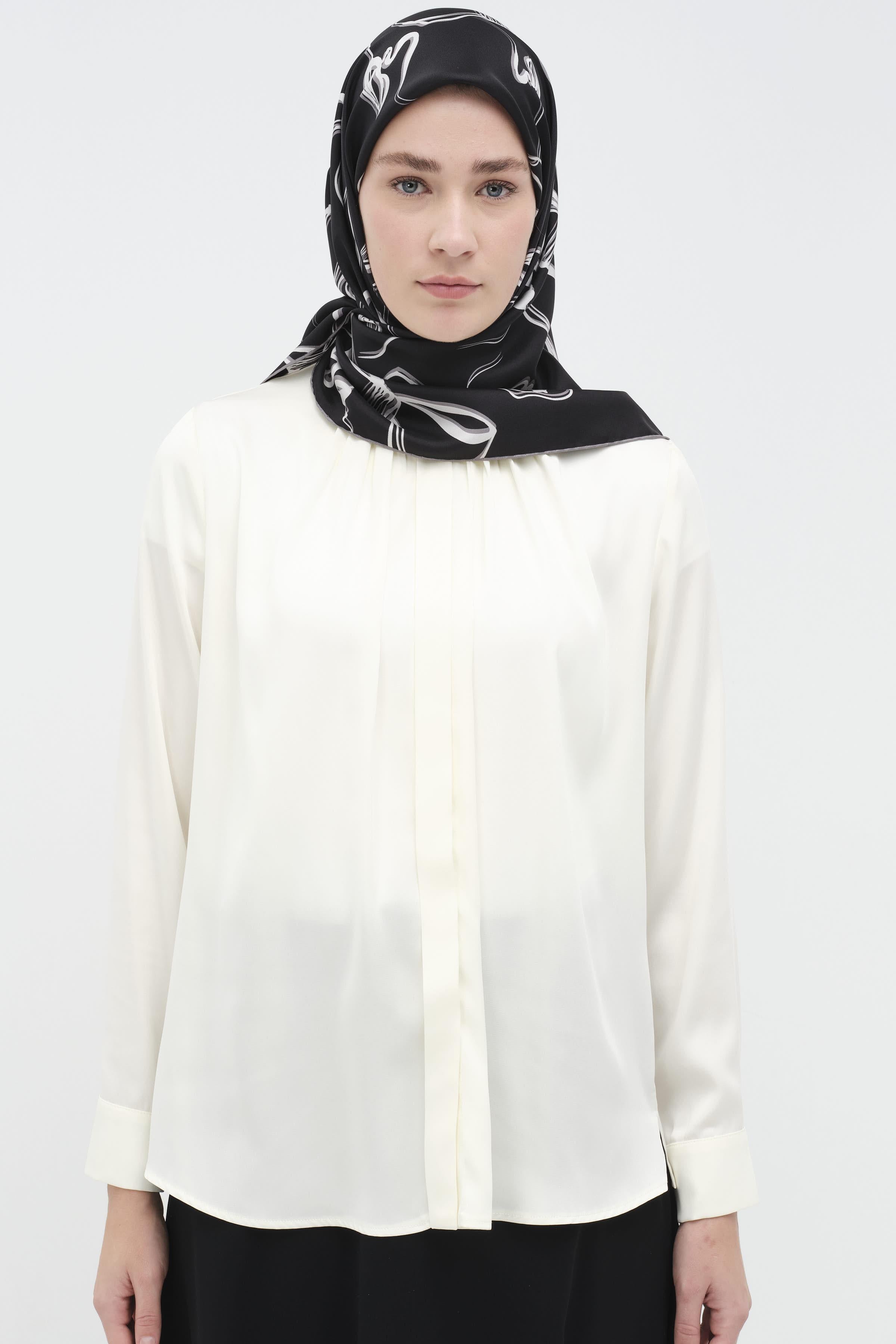 Ters Gizli Patlı Pileli Gömlek - Ekru TUGBA