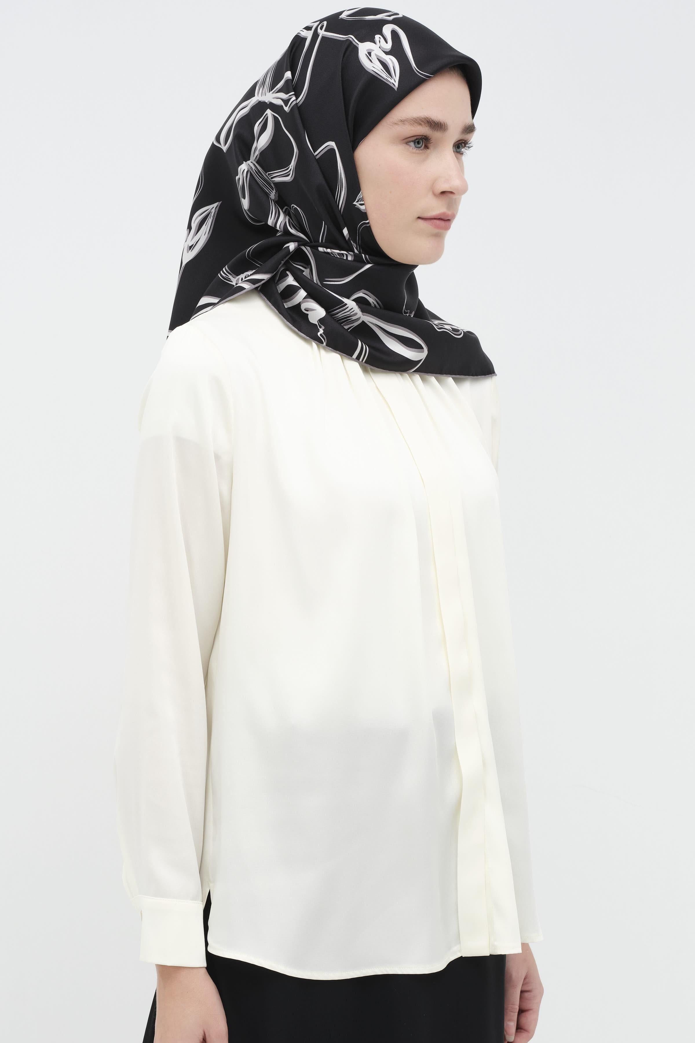 Ters Gizli Patlı Pileli Gömlek - Ekru TUGBA