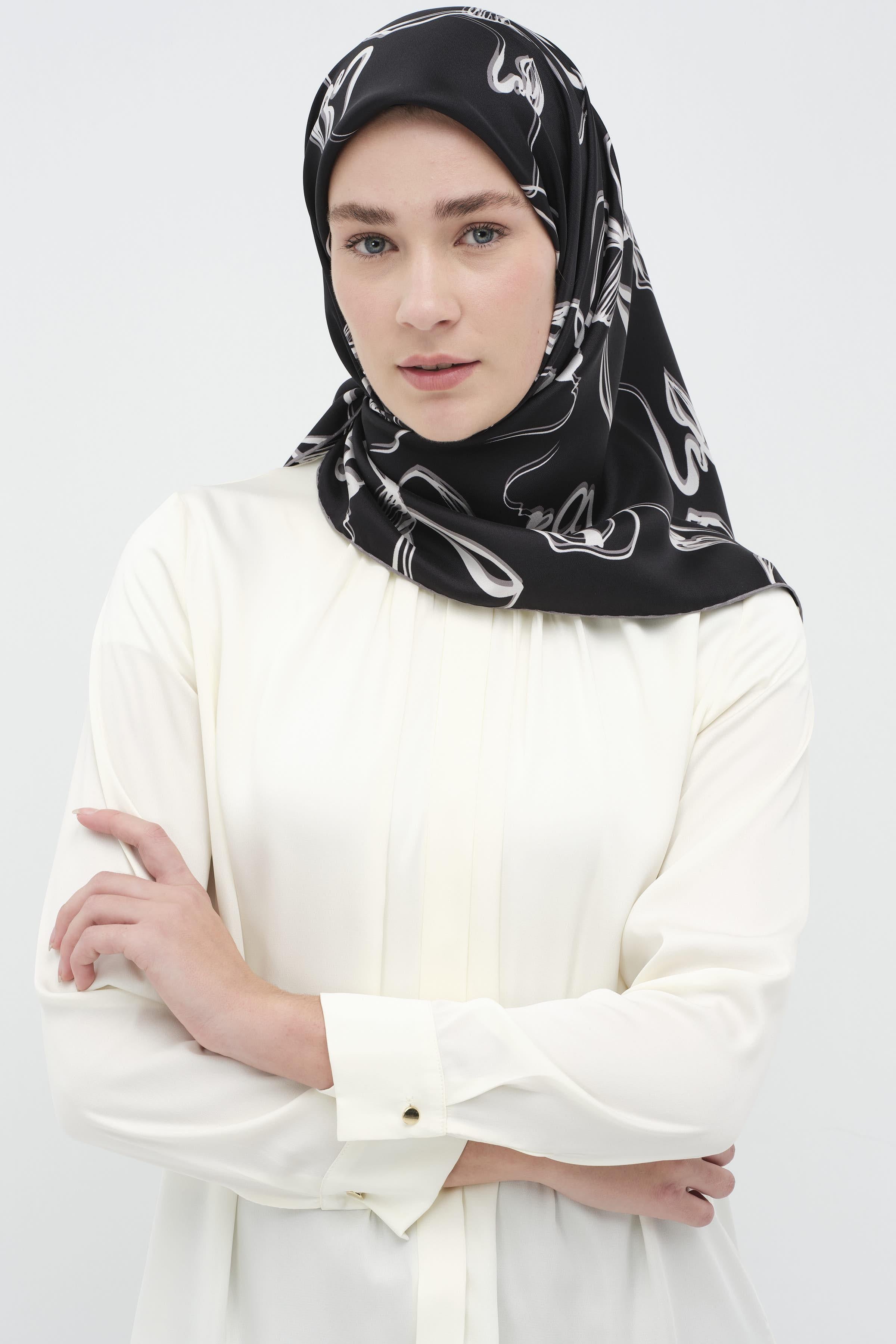 Ters Gizli Patlı Pileli Gömlek - Ekru TUGBA