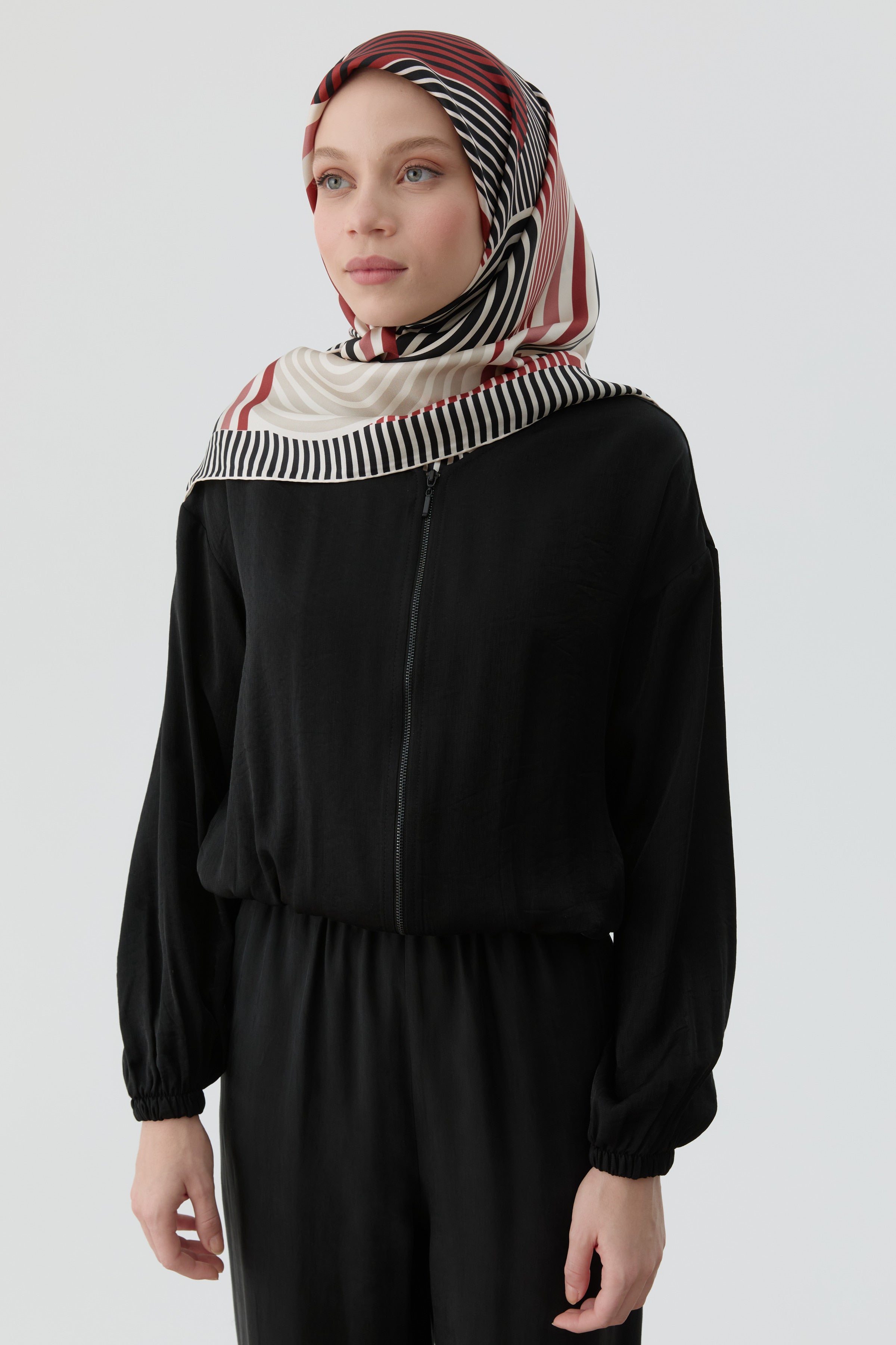 Tuğba Geo Twill İpek Eşarp - Kırmızı - Siyah TUGBA