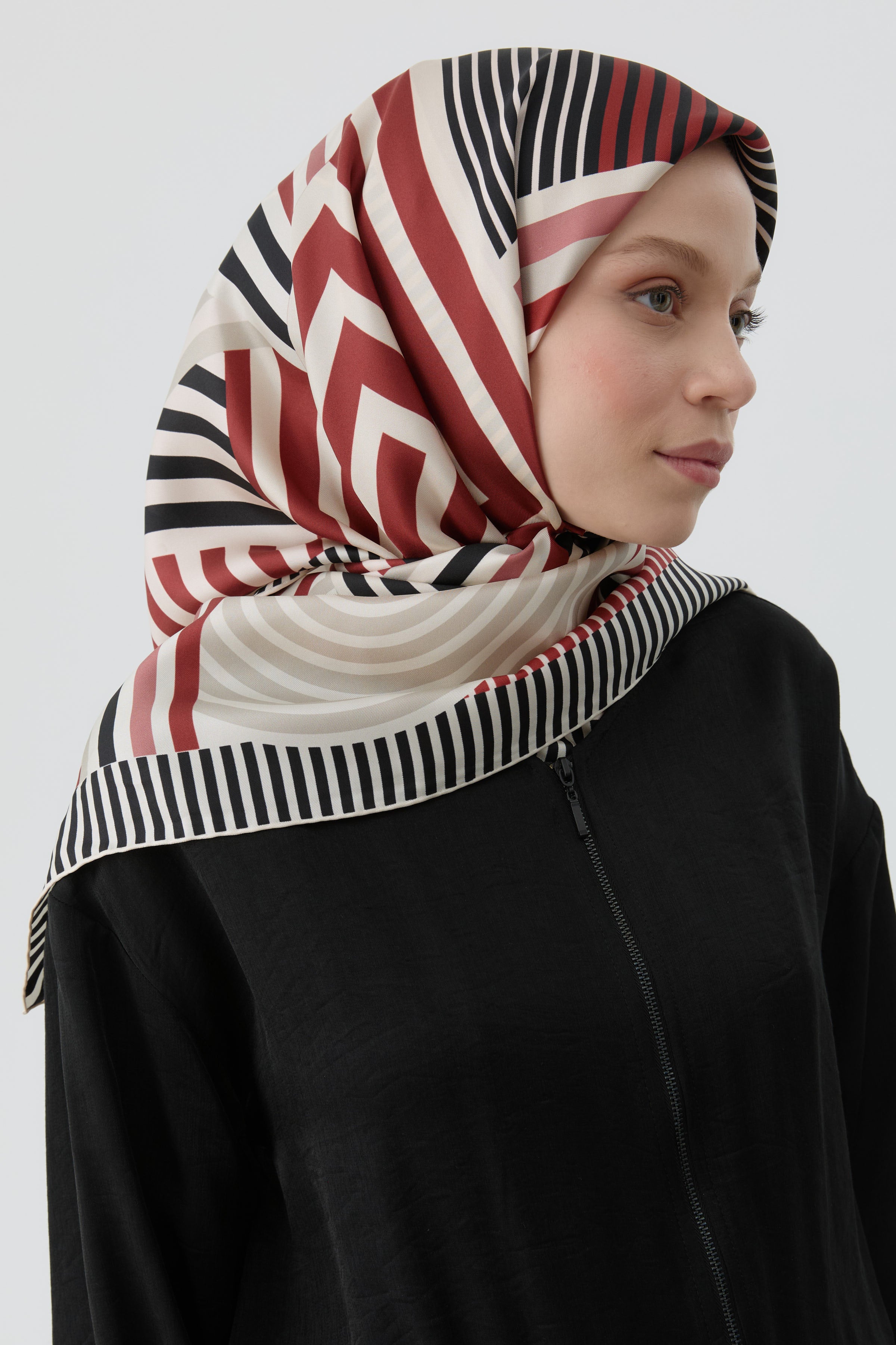 Tuğba Geo Twill İpek Eşarp - Kırmızı - Siyah TUGBA