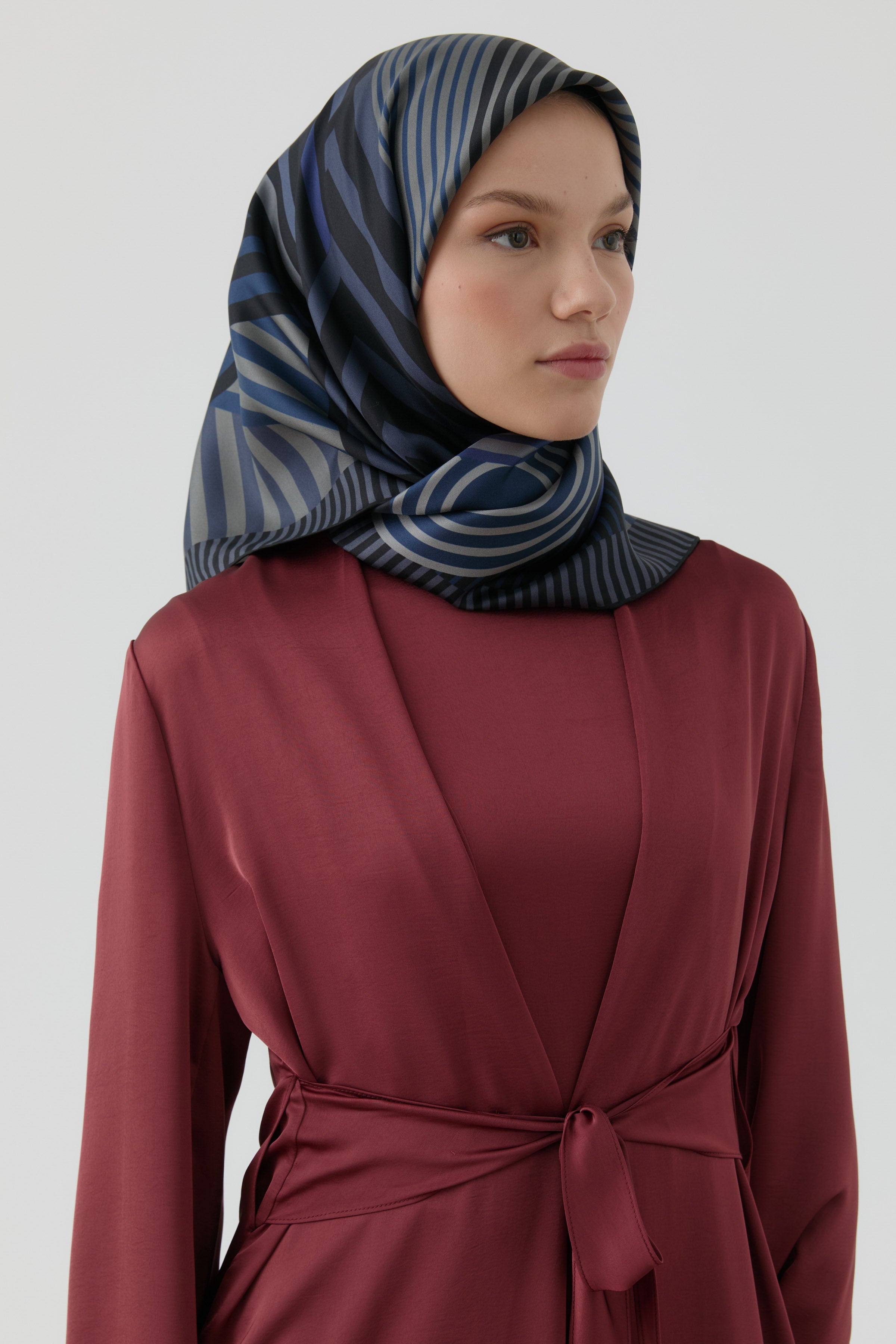 Tuğba Geo Twill İpek Eşarp - Siyah - Laci TUGBA