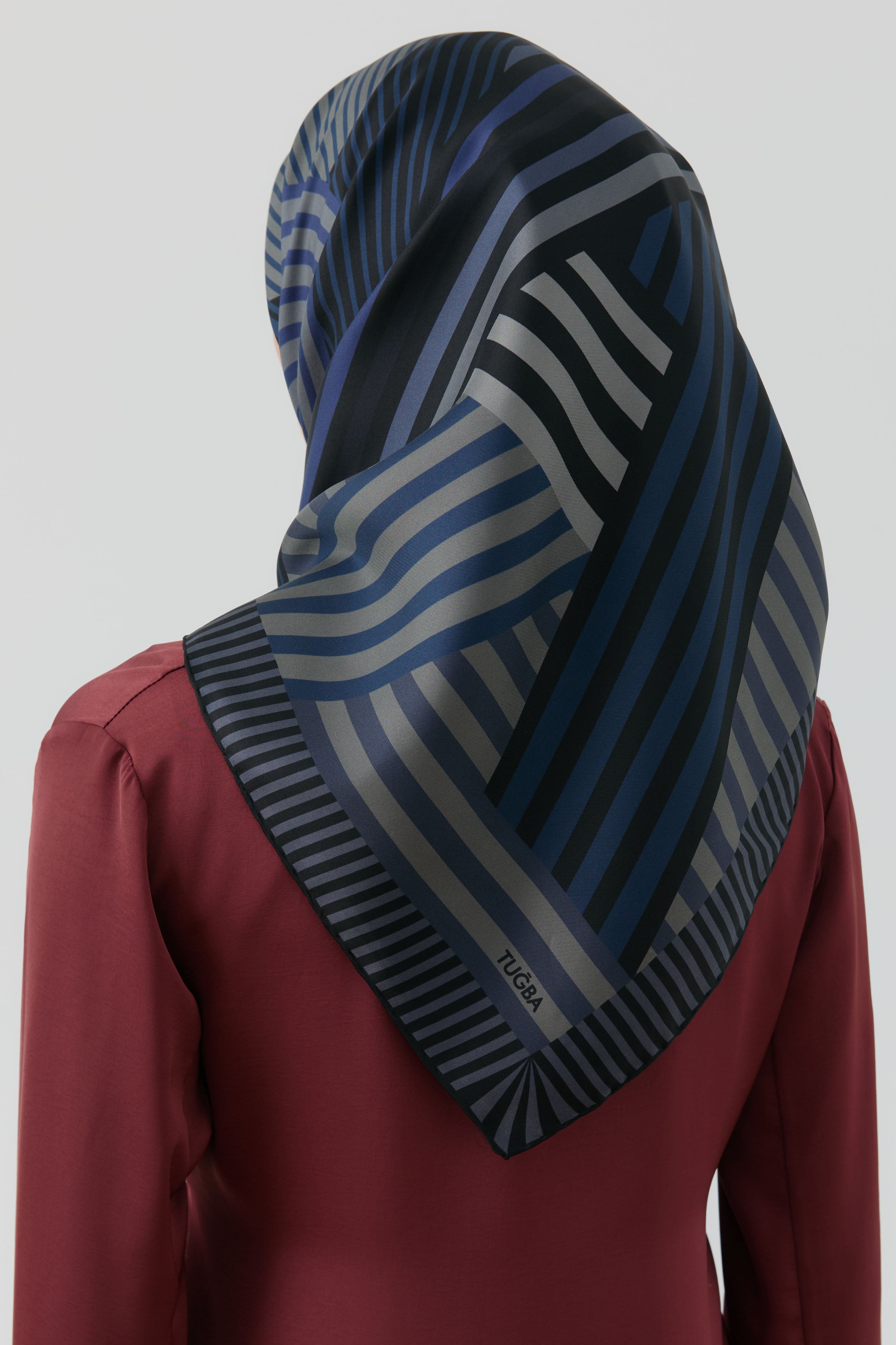 Tuğba Geo Twill İpek Eşarp - Siyah - Laci TUGBA