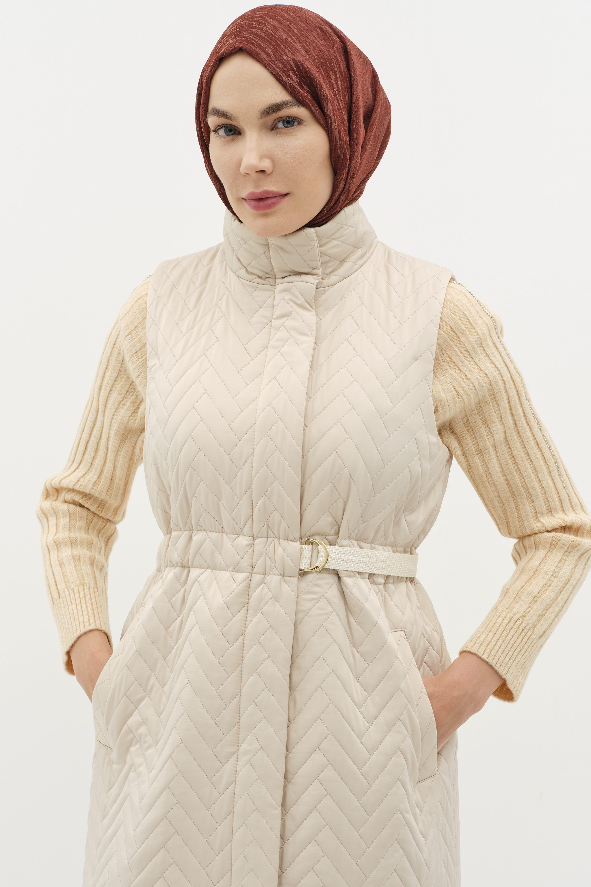 Uzun Kapitone Yelek - Bej TUGBA