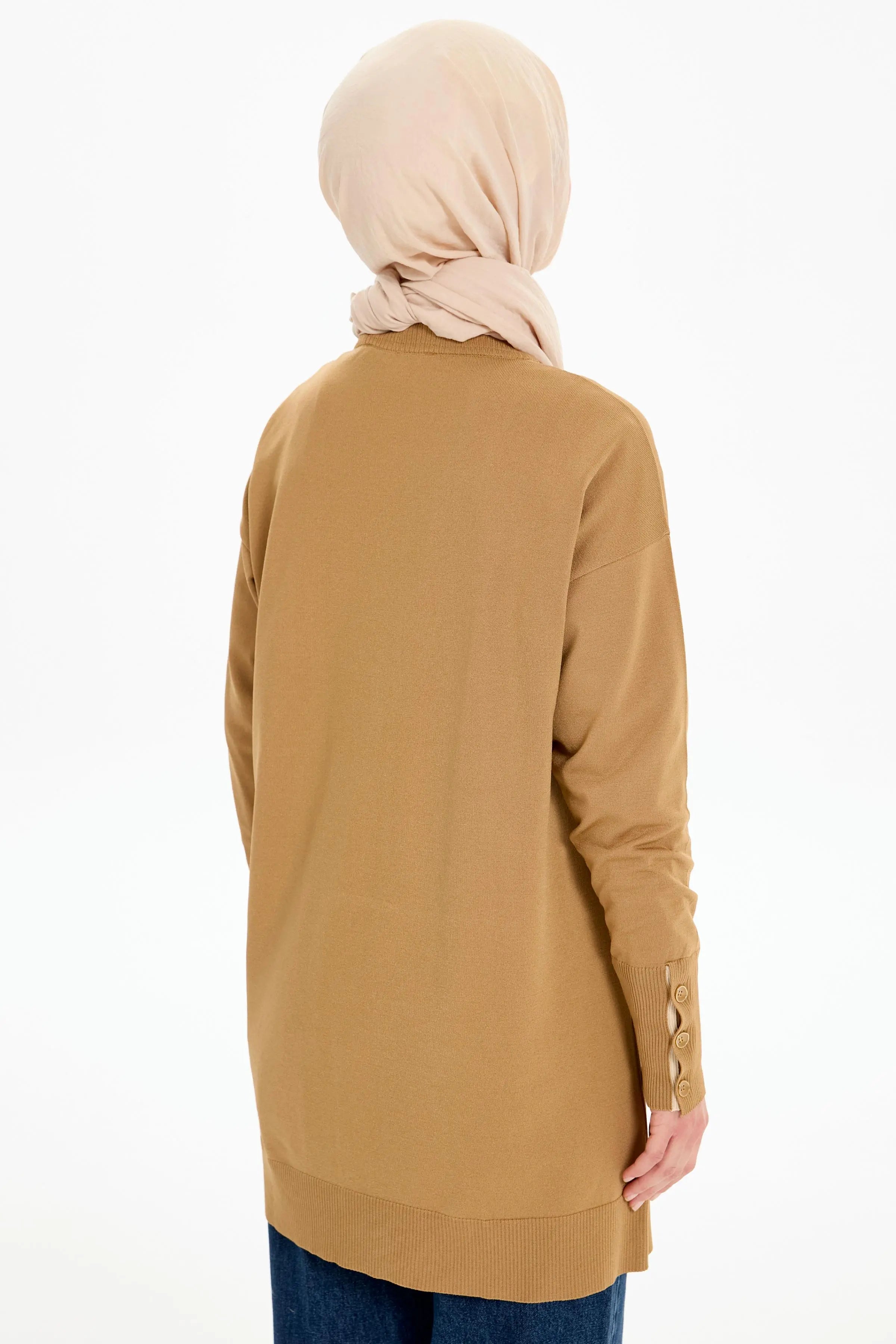 V Yaka Düğmeli Hırka - Camel TUGBA