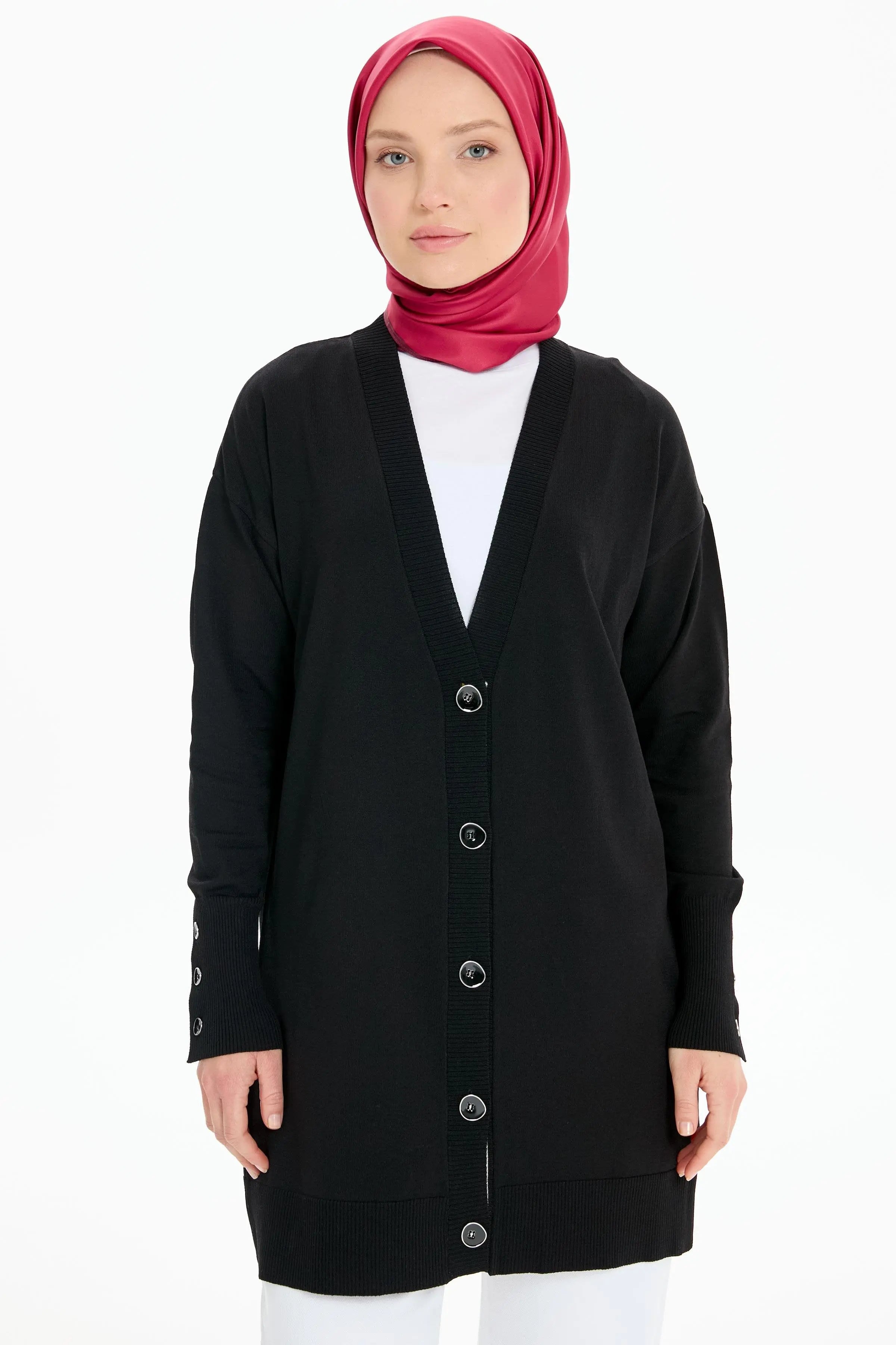 V Yaka Düğmeli Hırka - Siyah TUGBA