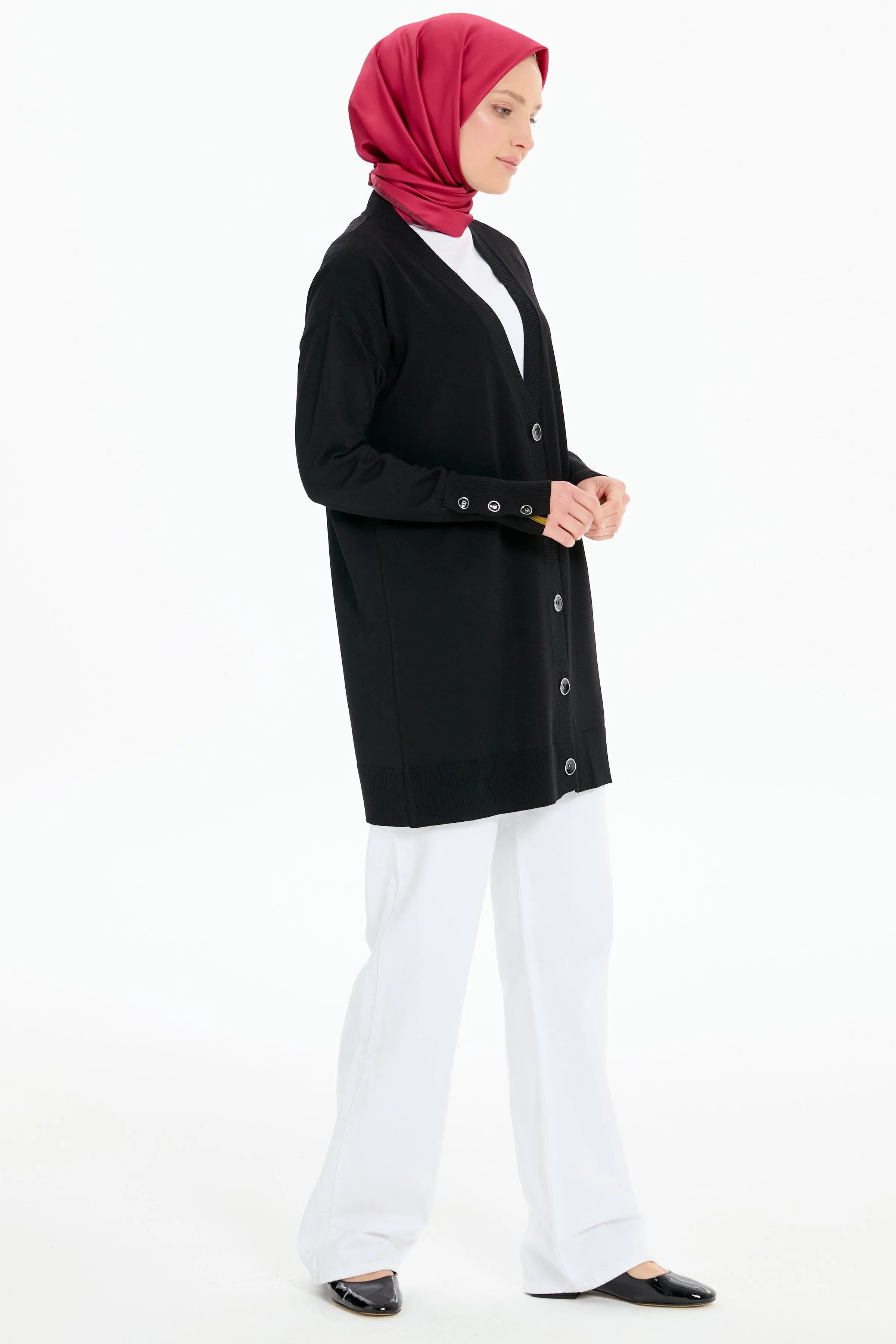 V Yaka Düğmeli Hırka - Siyah TUGBA