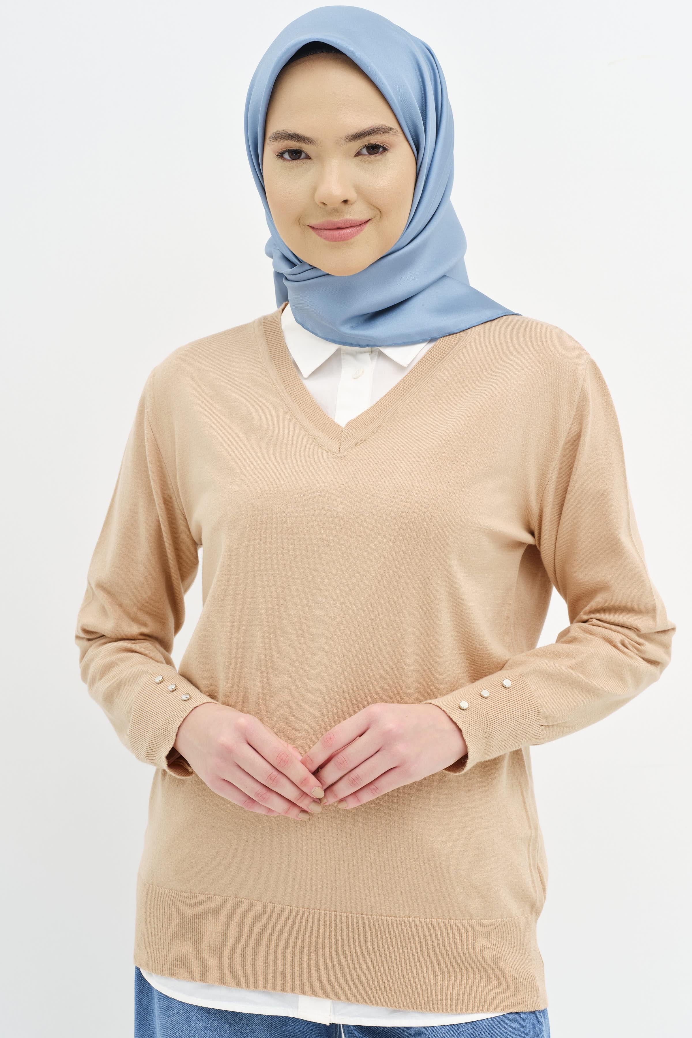 V Yaka Kol Düğme Detaylı Kazak - Camel TUGBA