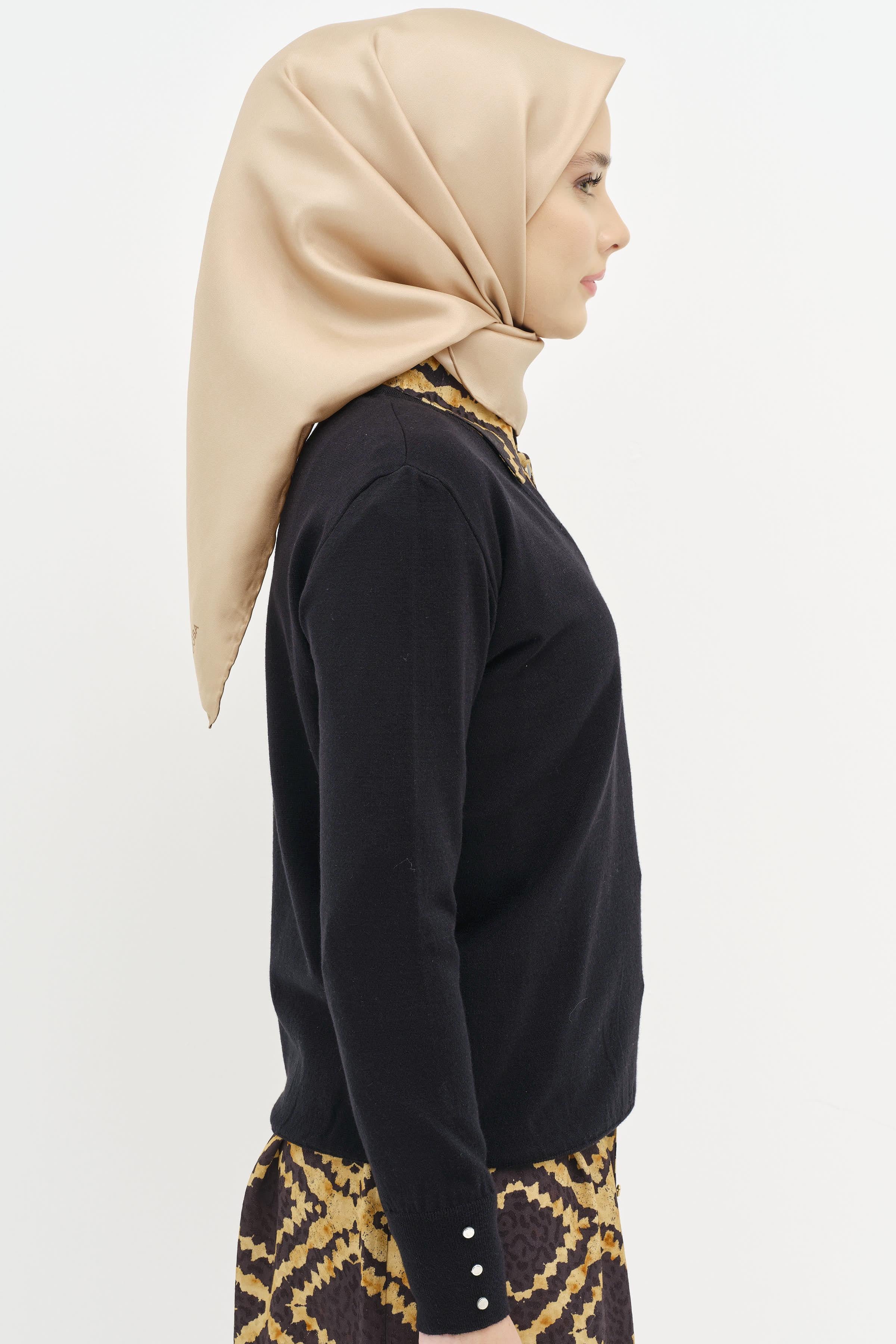 V Yaka Kol Düğme Detaylı Kazak - Siyah TUGBA