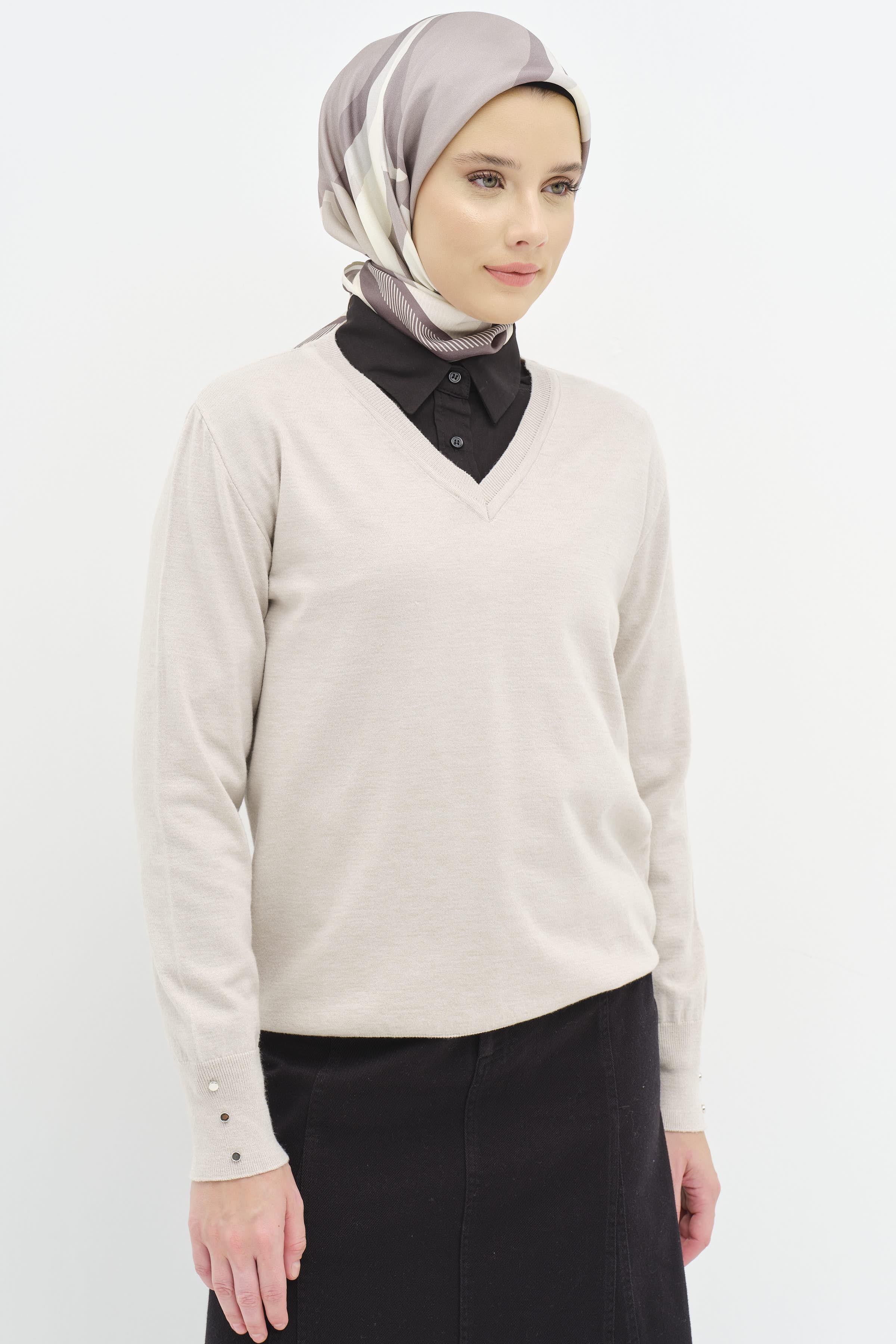 V Yaka Kol Düğme Detaylı Kazak - Taş TUGBA