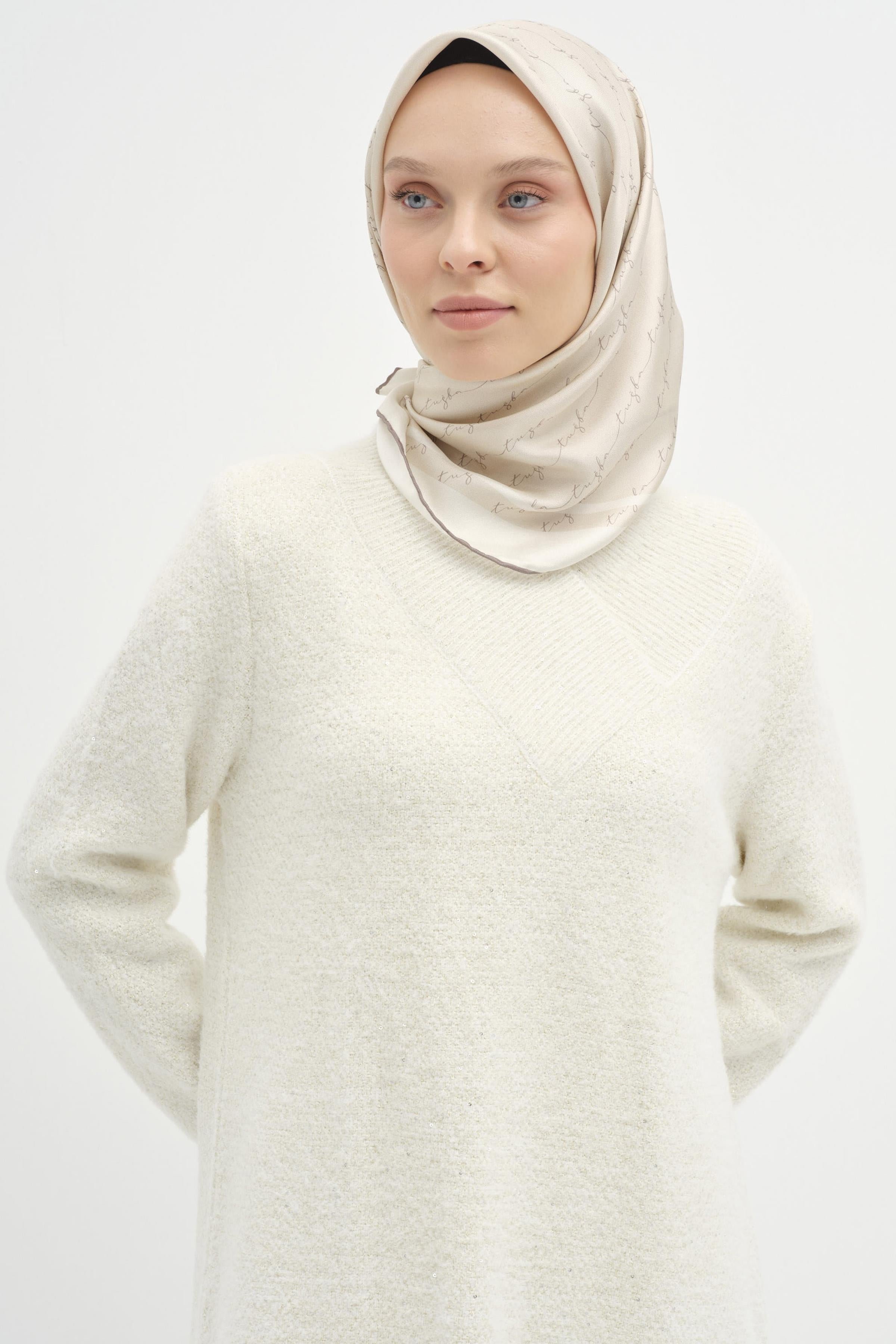 V Yakalı Sim Payetli Triko Tunik - Ekru TUGBA