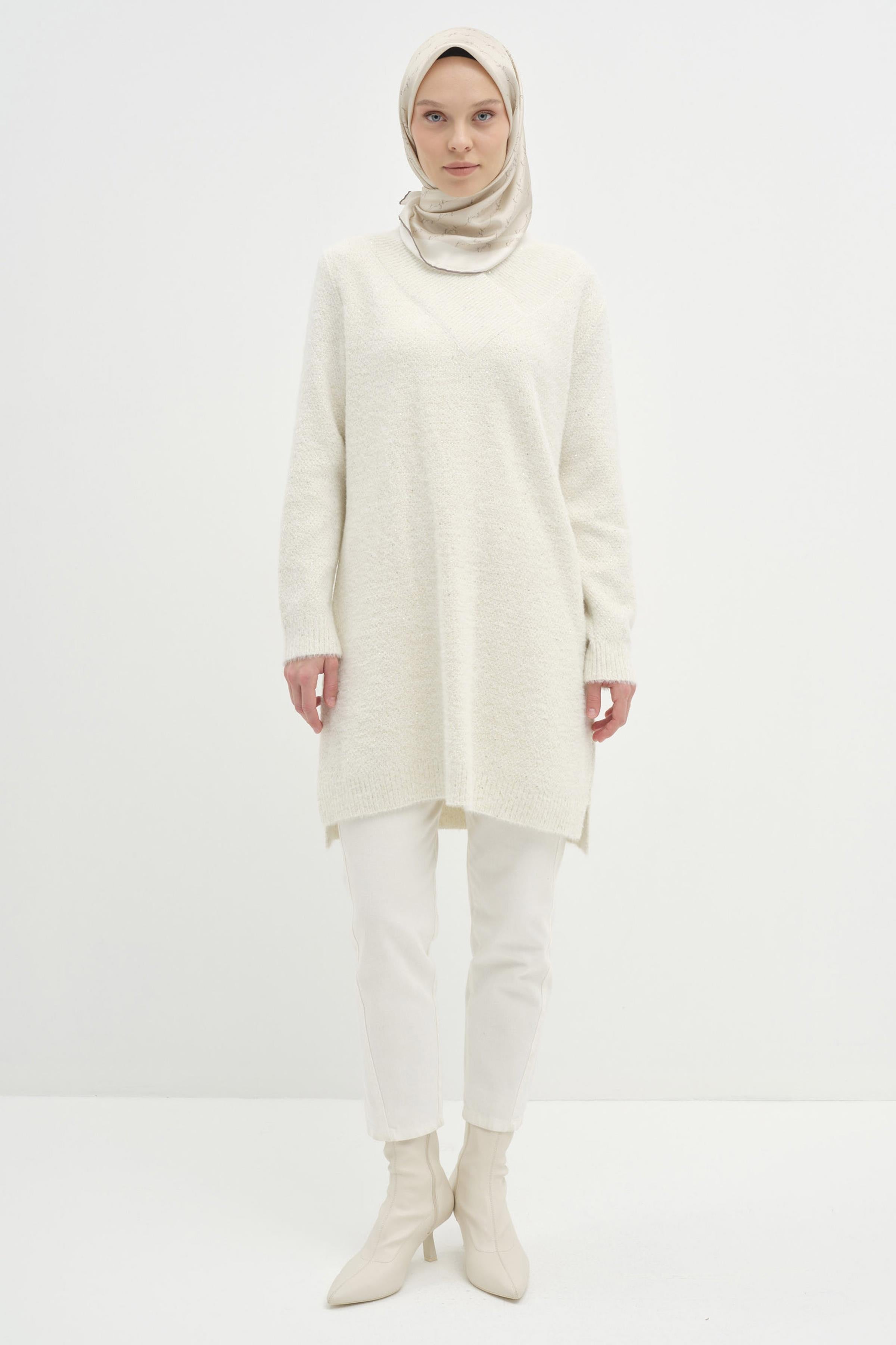 V Yakalı Sim Payetli Triko Tunik - Ekru TUGBA