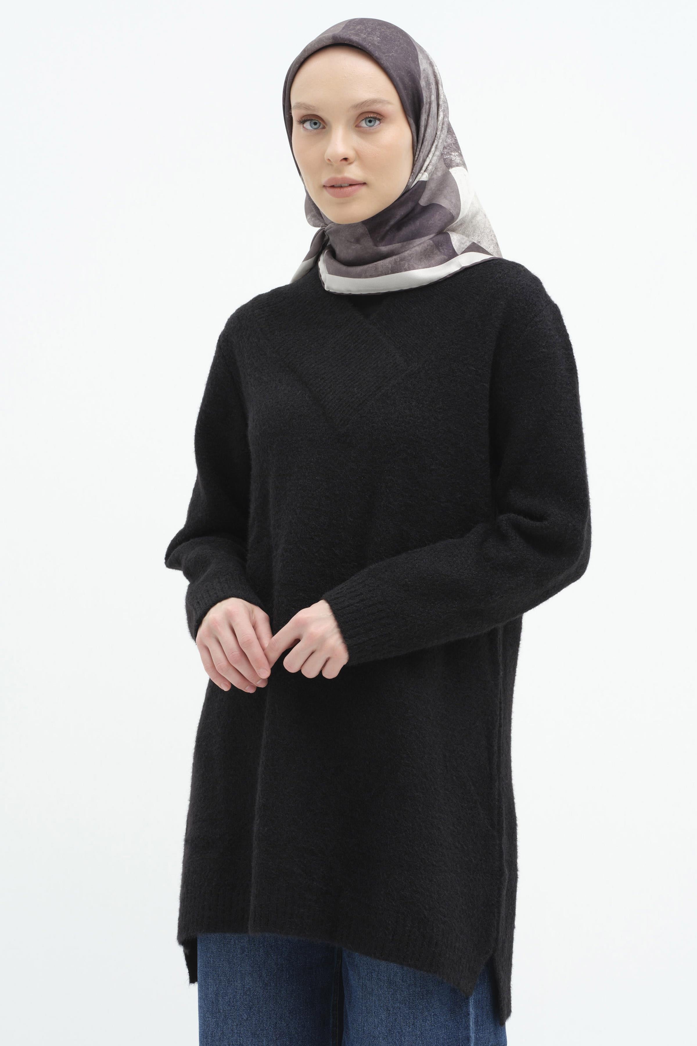 V Yakalı Sim Payetli Triko Tunik - Siyah TUGBA