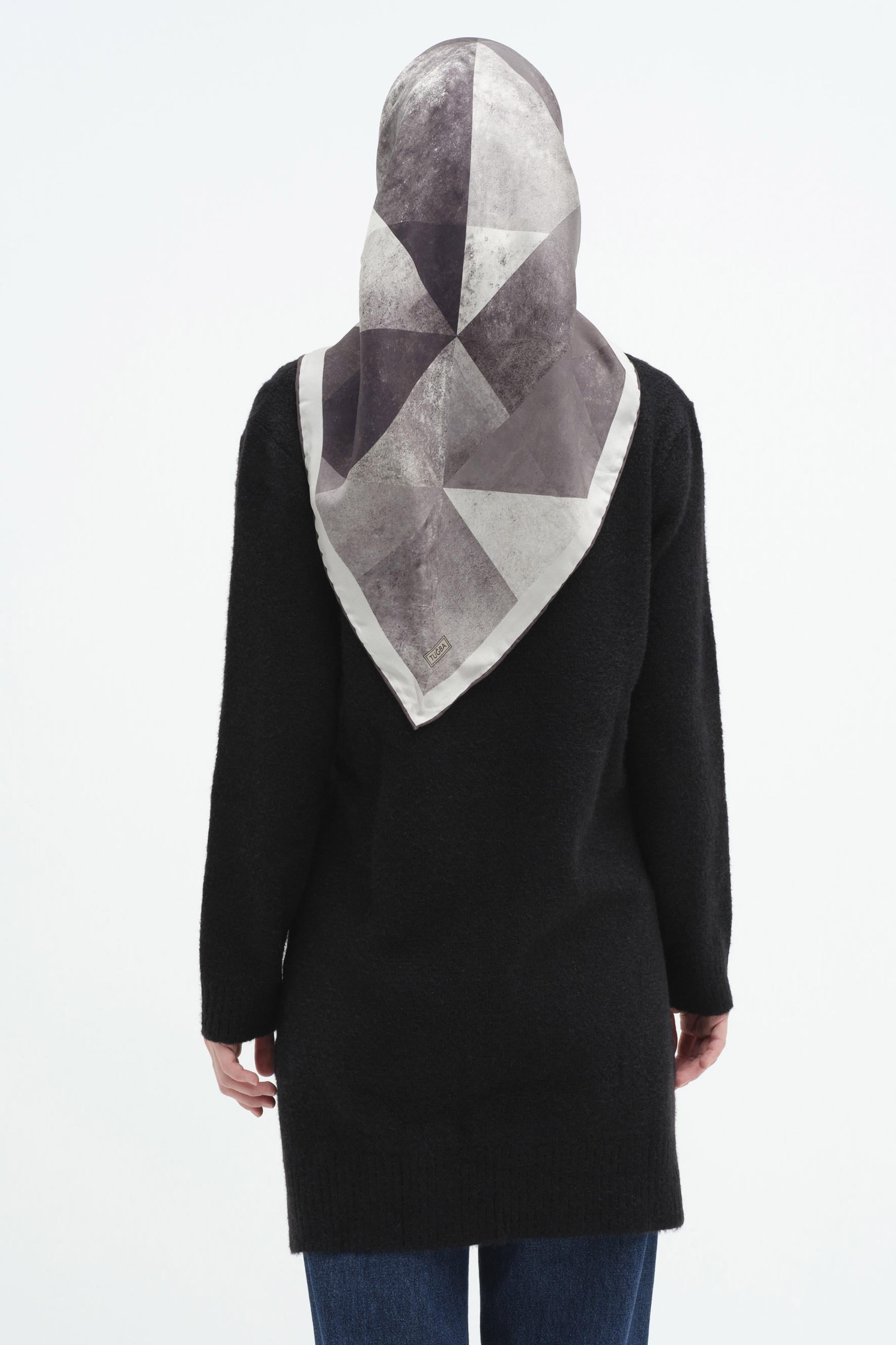 V Yakalı Sim Payetli Triko Tunik - Siyah TUGBA