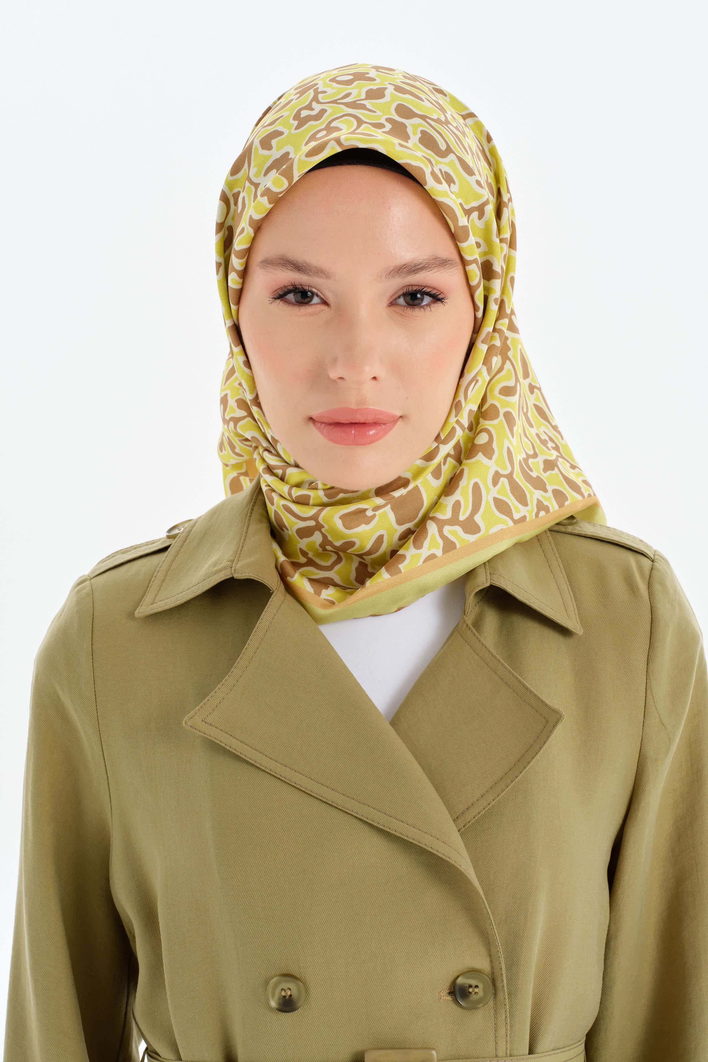 Vektörel Çiçek Desen Twill İpek Eşarp - Fıstık Yeşili TUGBA