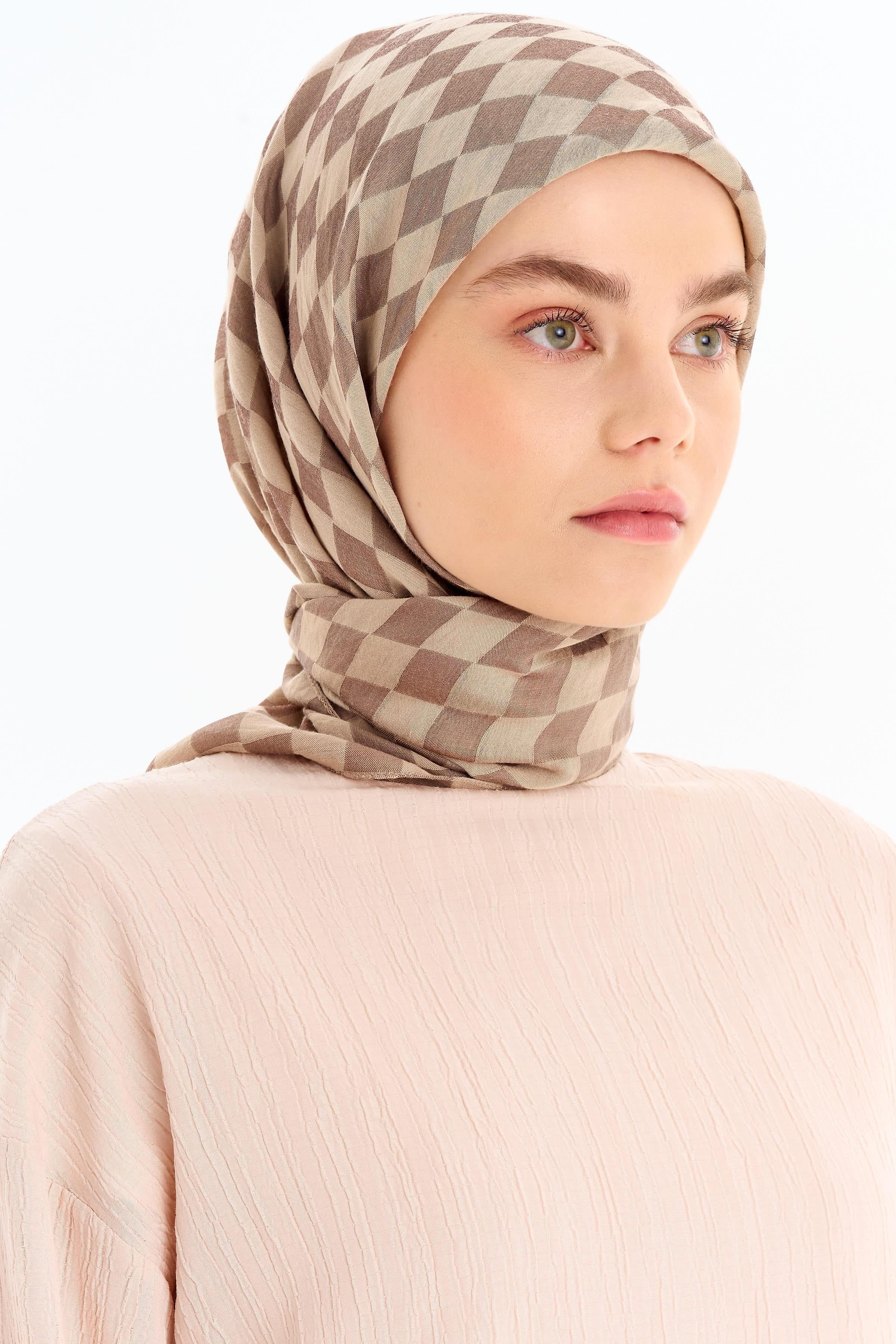 Dama Desen Viskon Eşarp - Bej TUGBA