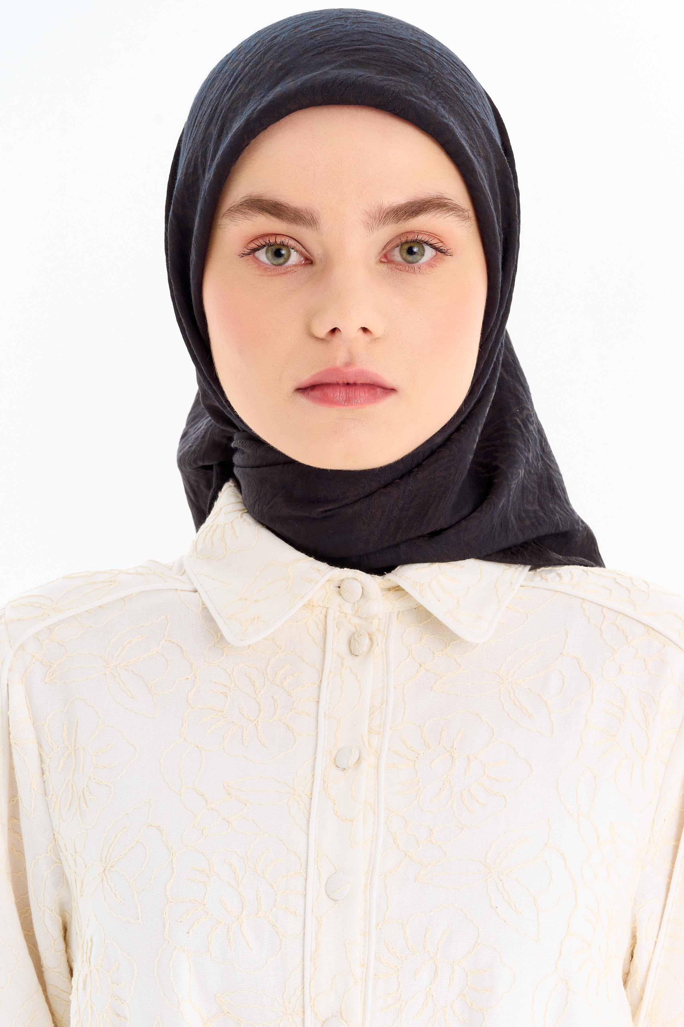 Zebra Desen Viskon Eşarp - Siyah TUGBA