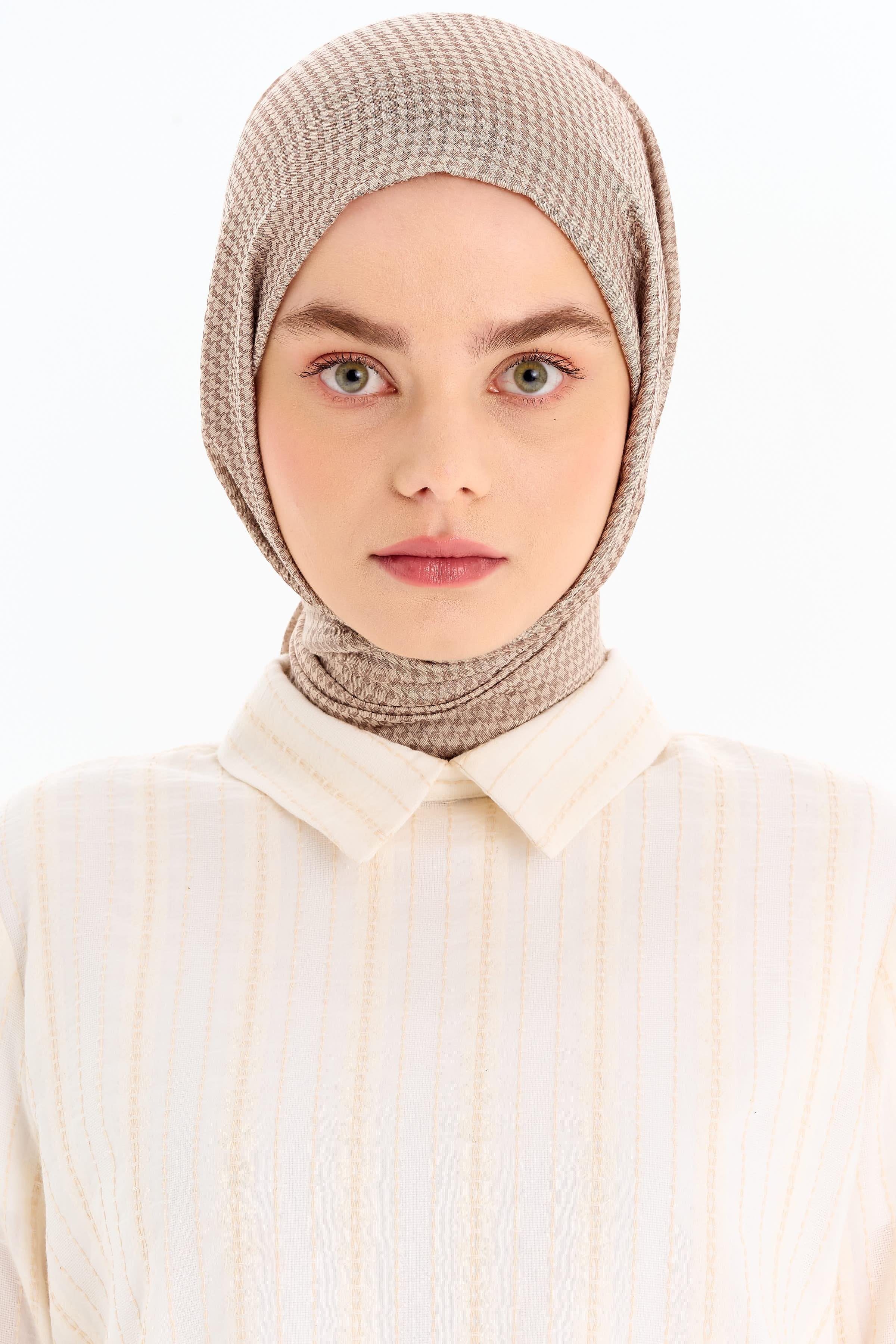 Kazayağı Desen Viskon Şal - Bej TUGBA