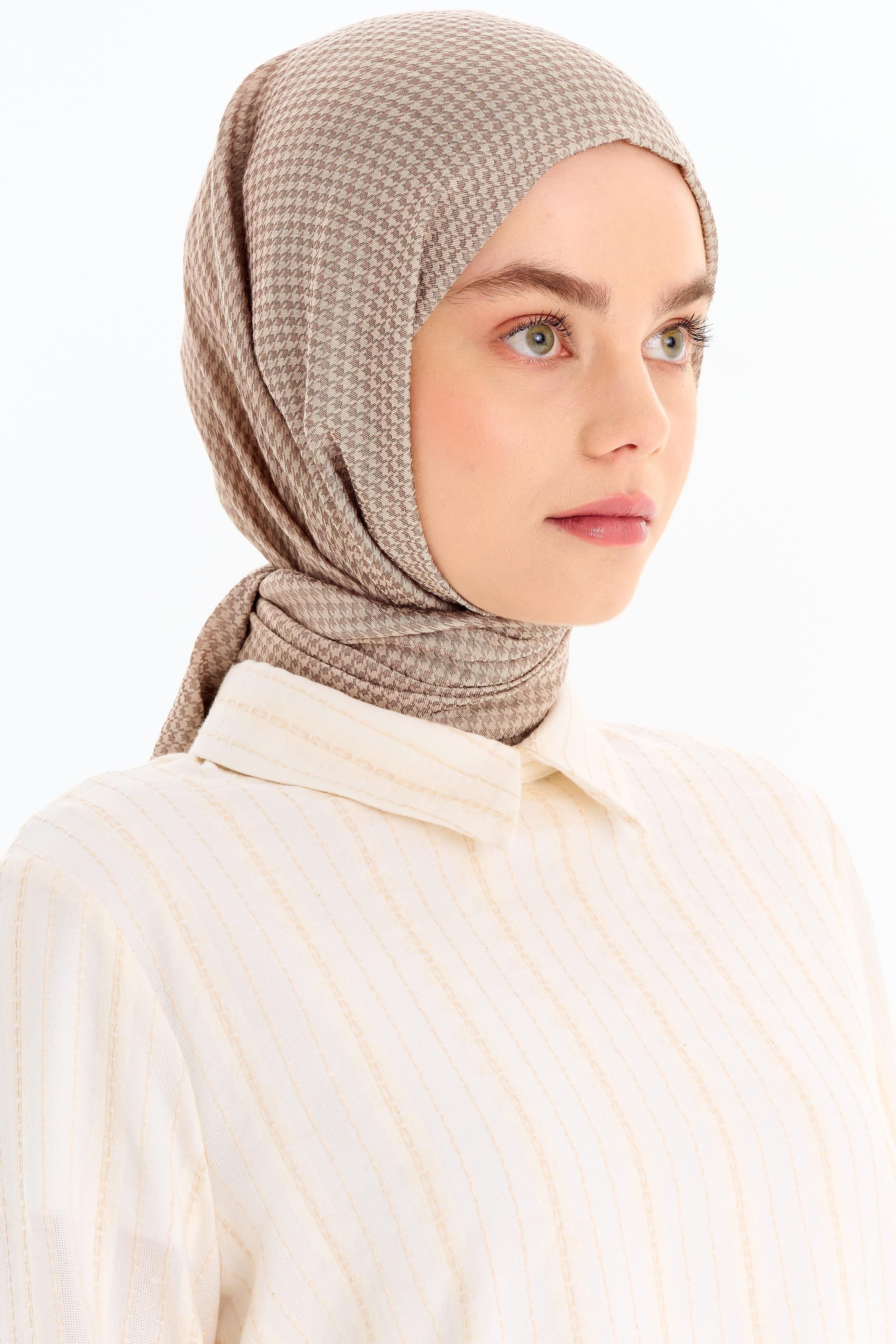 Kazayağı Desen Viskon Şal - Bej TUGBA