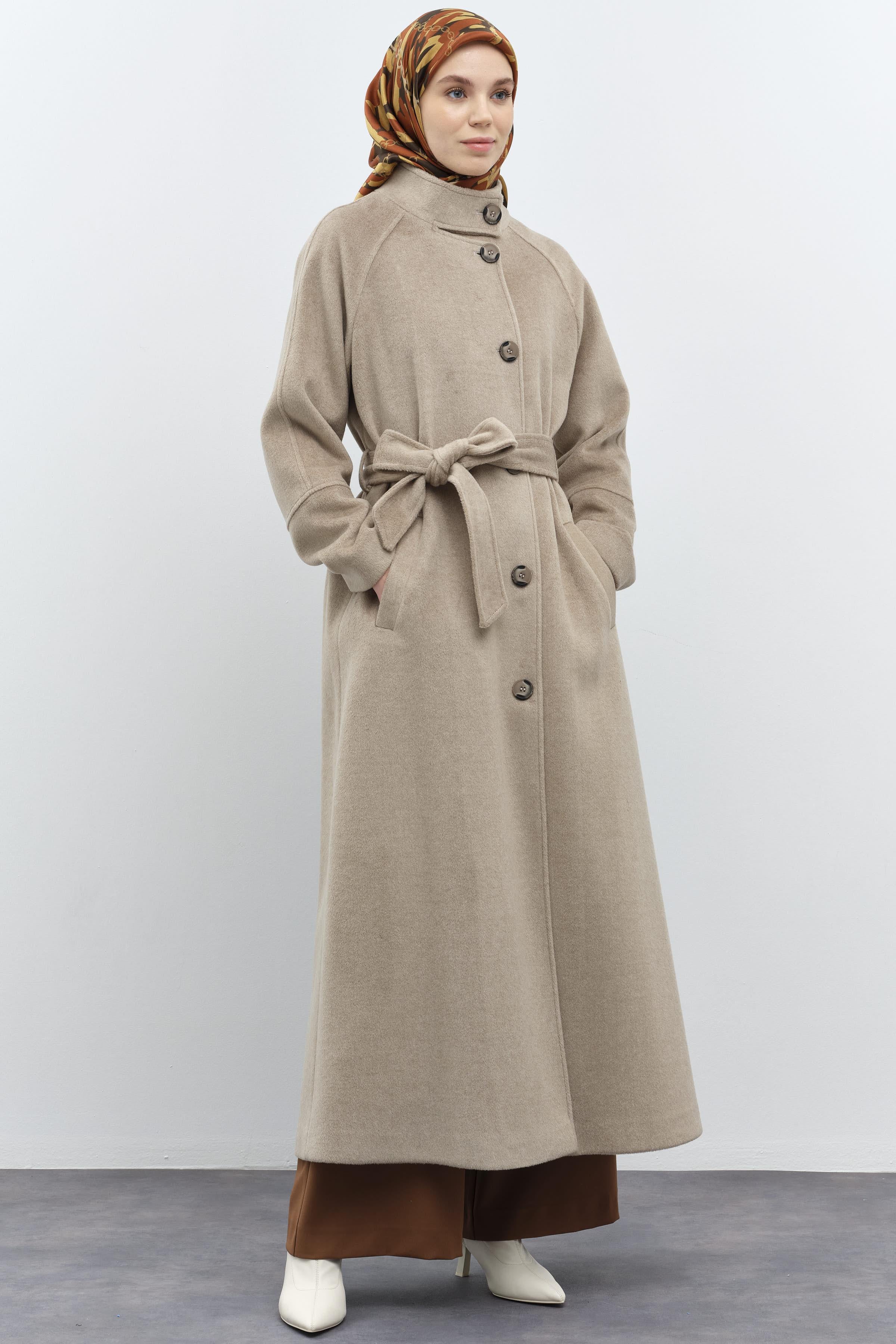 Dik Yakalı Beli Kuşaklı Manto - Vizon TUGBA