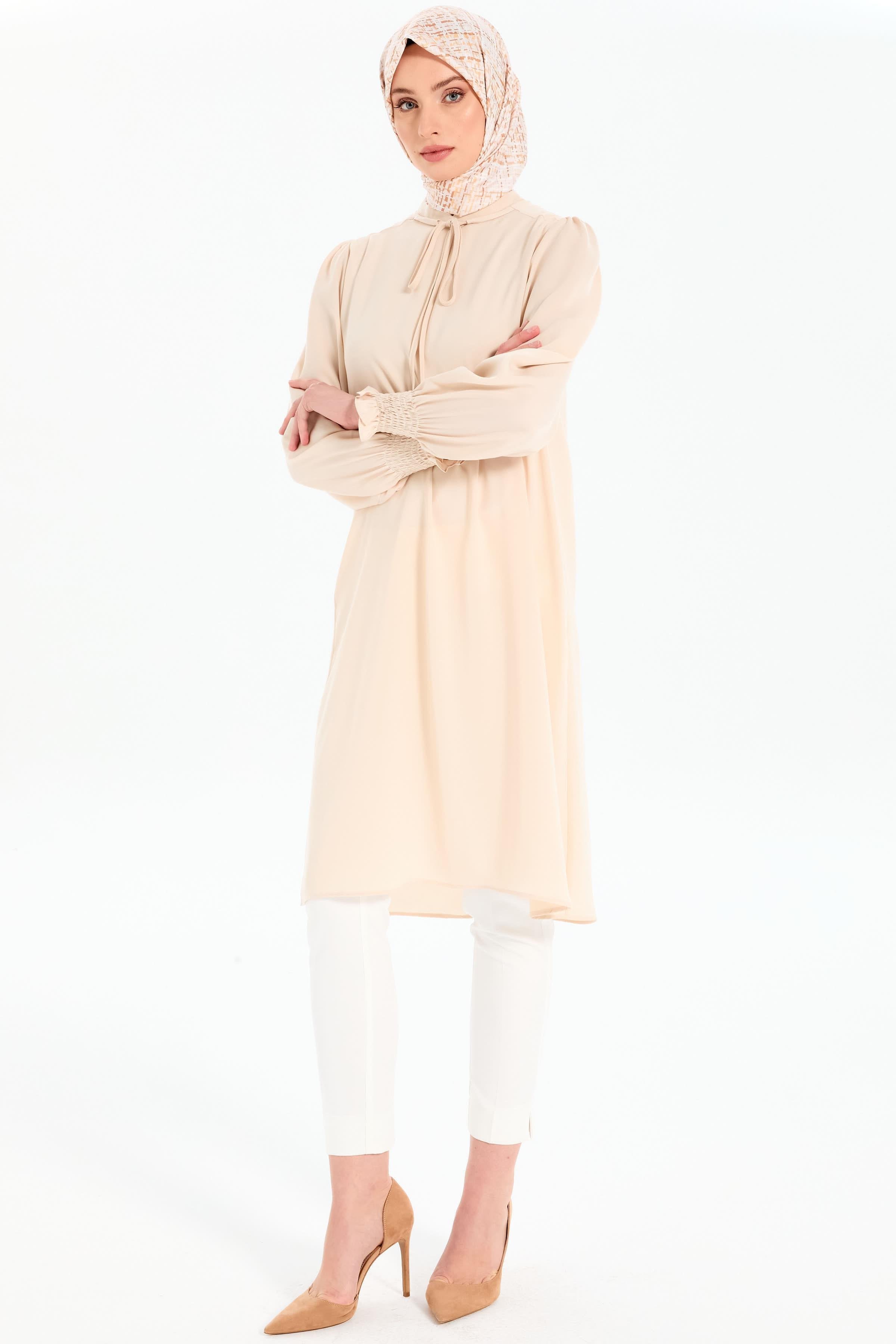 Yaka Bağcık Detaylı Kolları Lastikli Tunik - Bej TUGBA