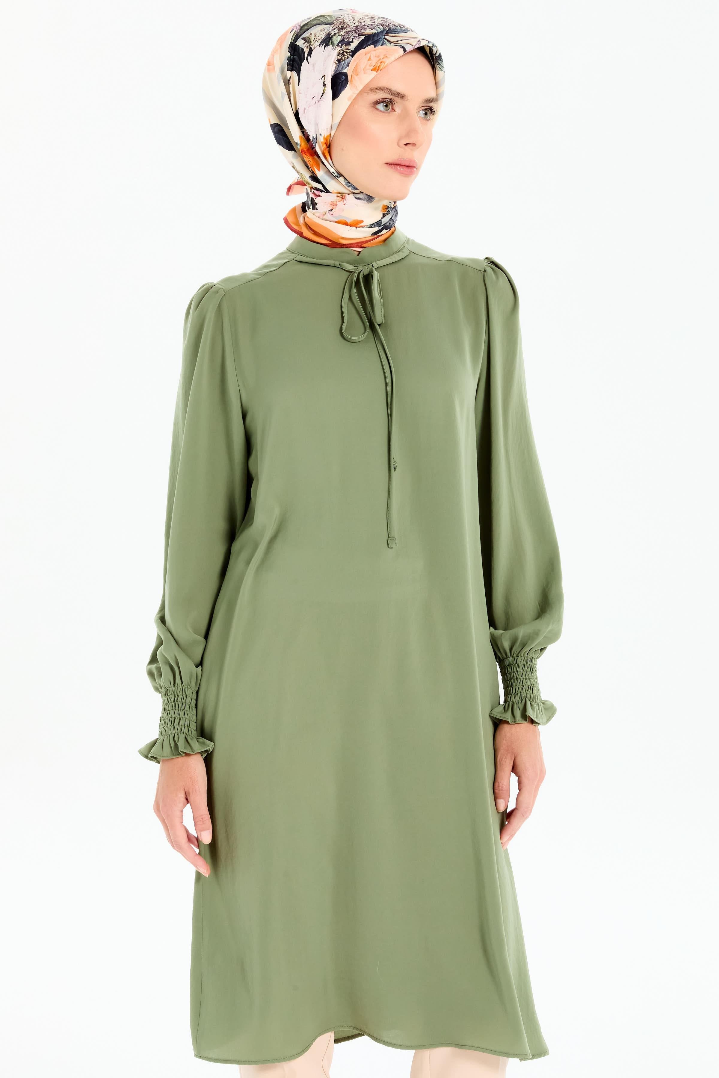 Yaka Bağcık Detaylı Kolları Lastikli Tunik - Haki TUGBA