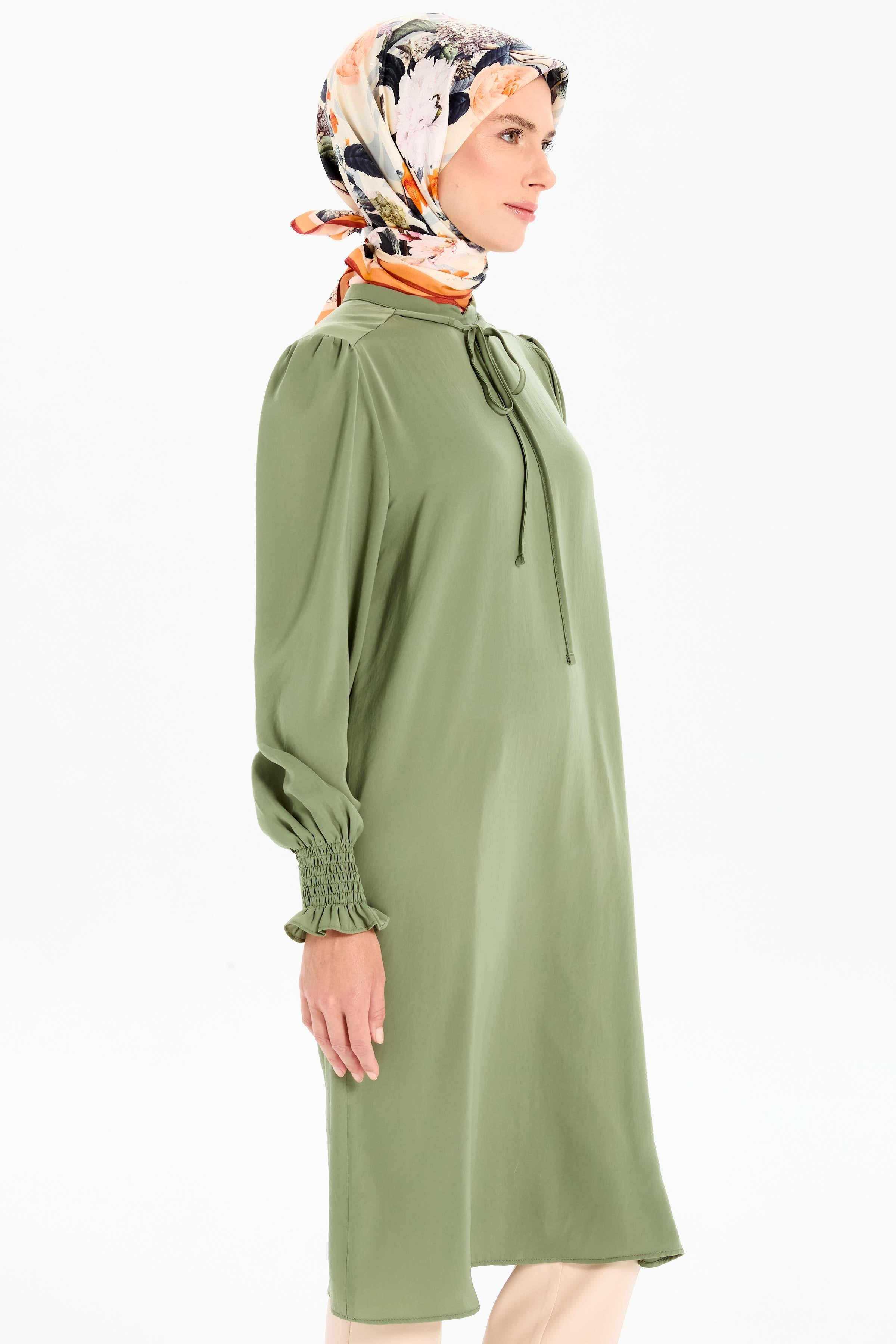 Yaka Bağcık Detaylı Kolları Lastikli Tunik - Haki TUGBA