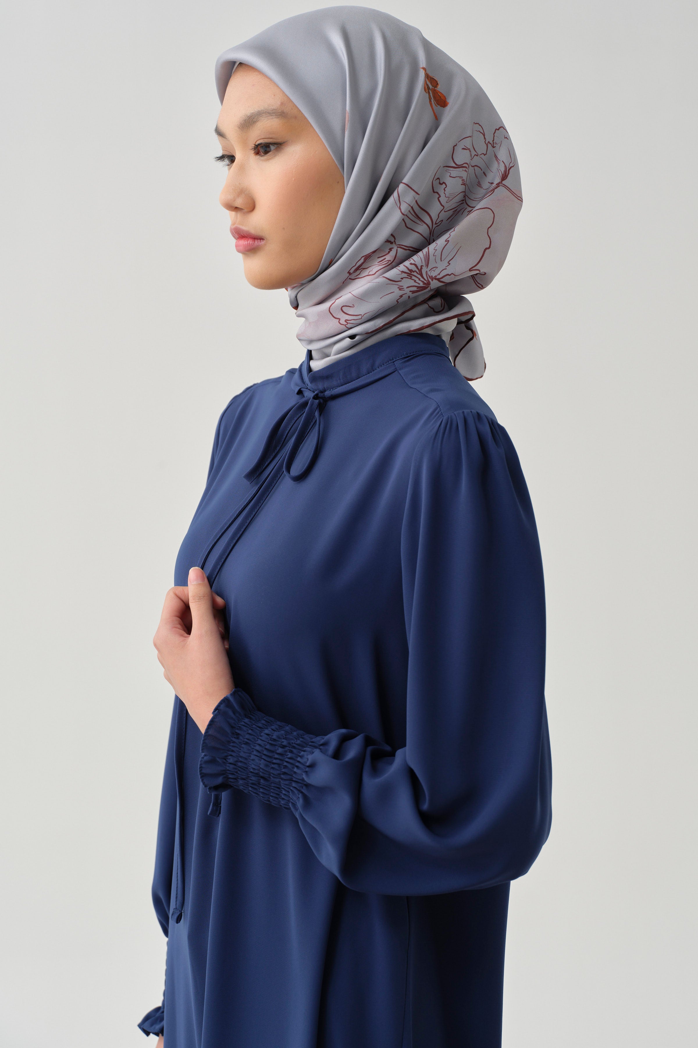 Yaka Bağcık Detaylı Kolları Lastikli Tunik - Lacivert TUGBA