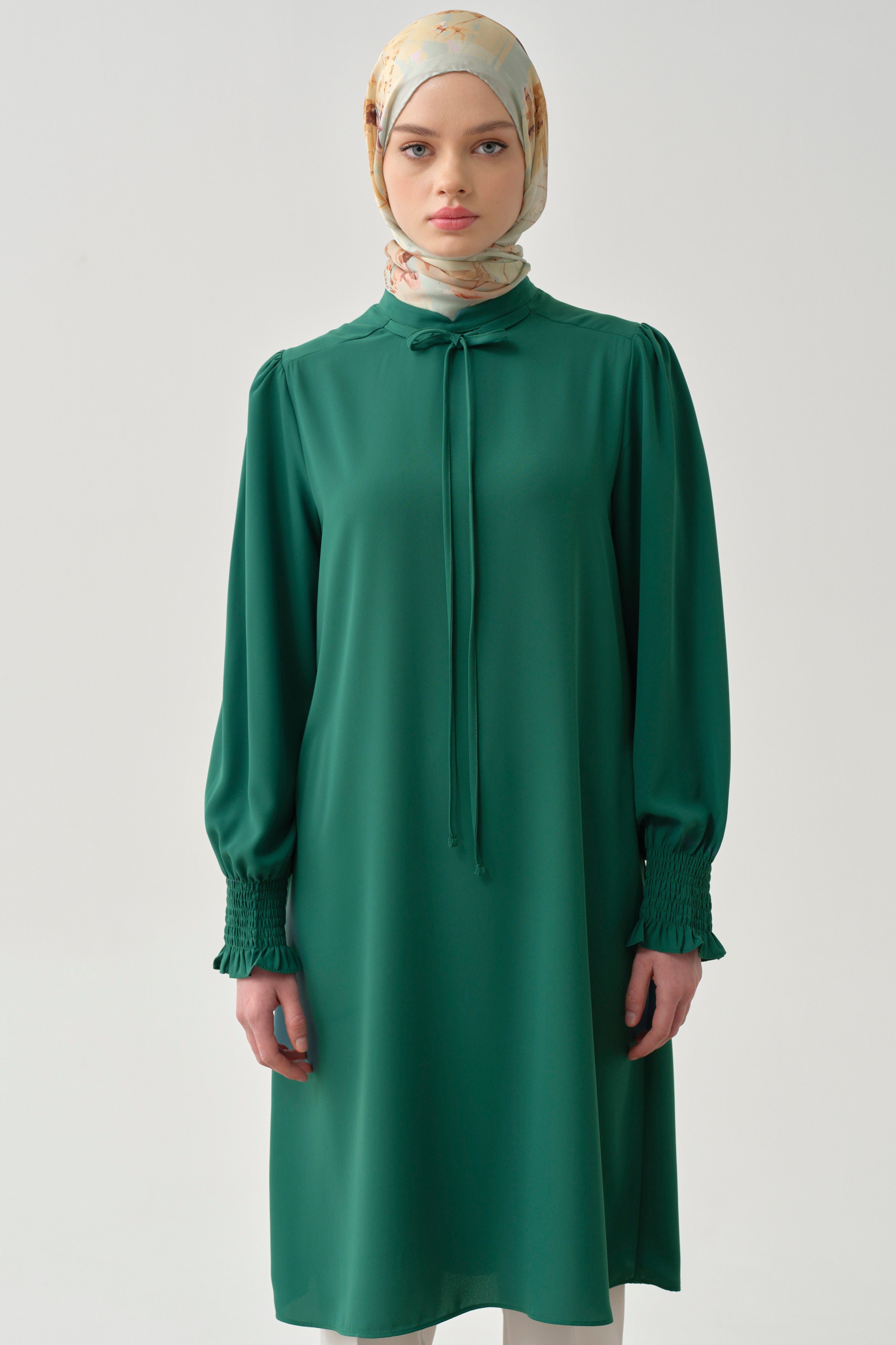 Yaka Bağcık Detaylı Kolları Lastikli Tunik - Yeşil TUGBA