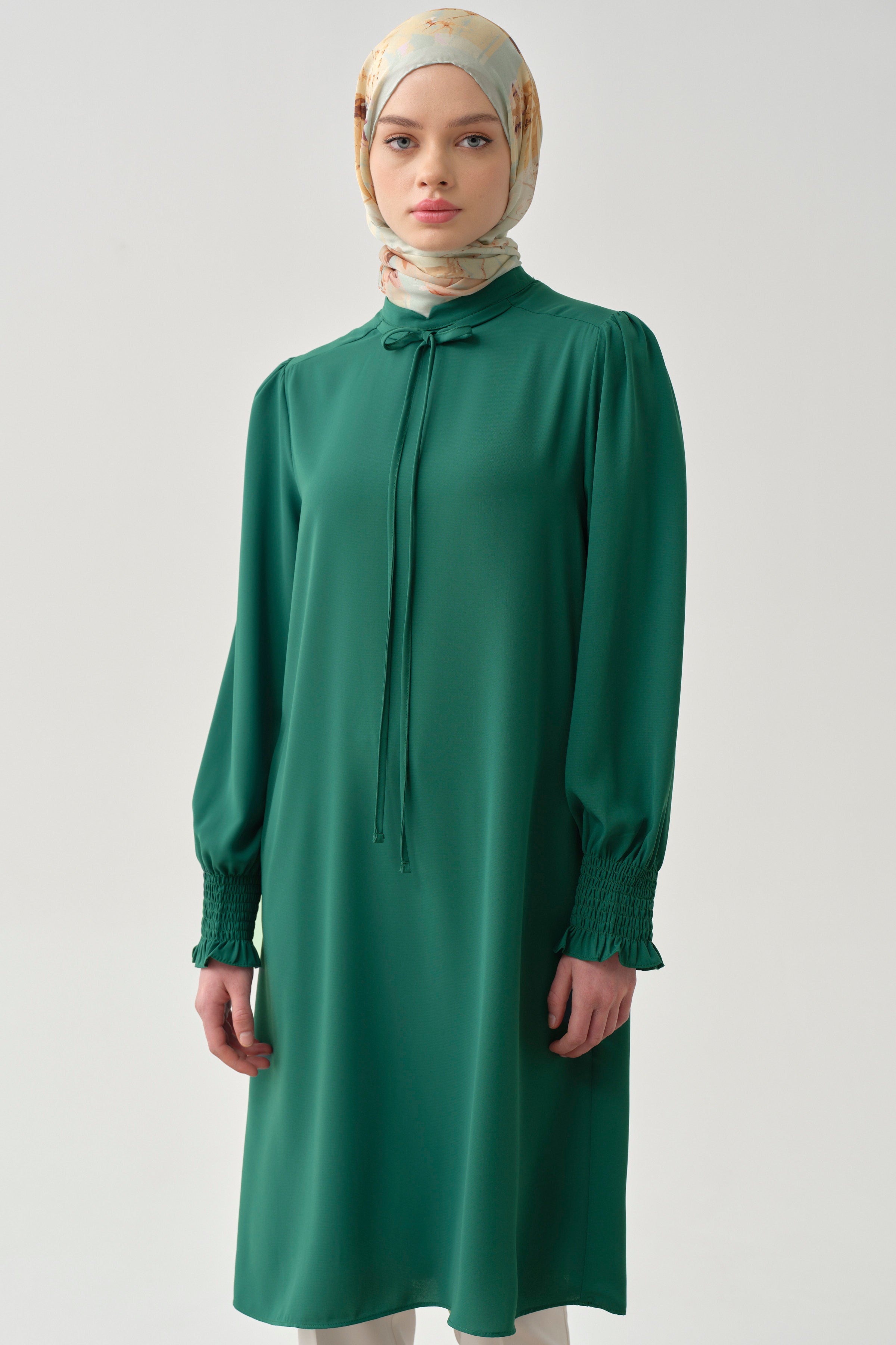 Yaka Bağcık Detaylı Kolları Lastikli Tunik - Yeşil TUGBA