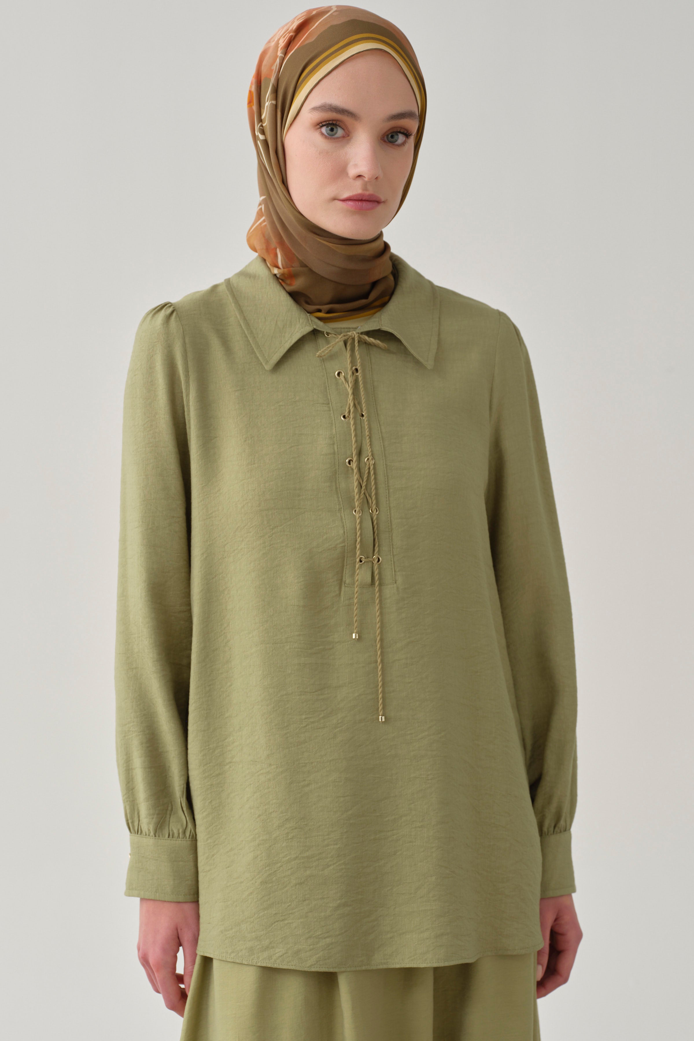 Yaka Çapraz Bağlamalı Bluz - Olive TUGBA