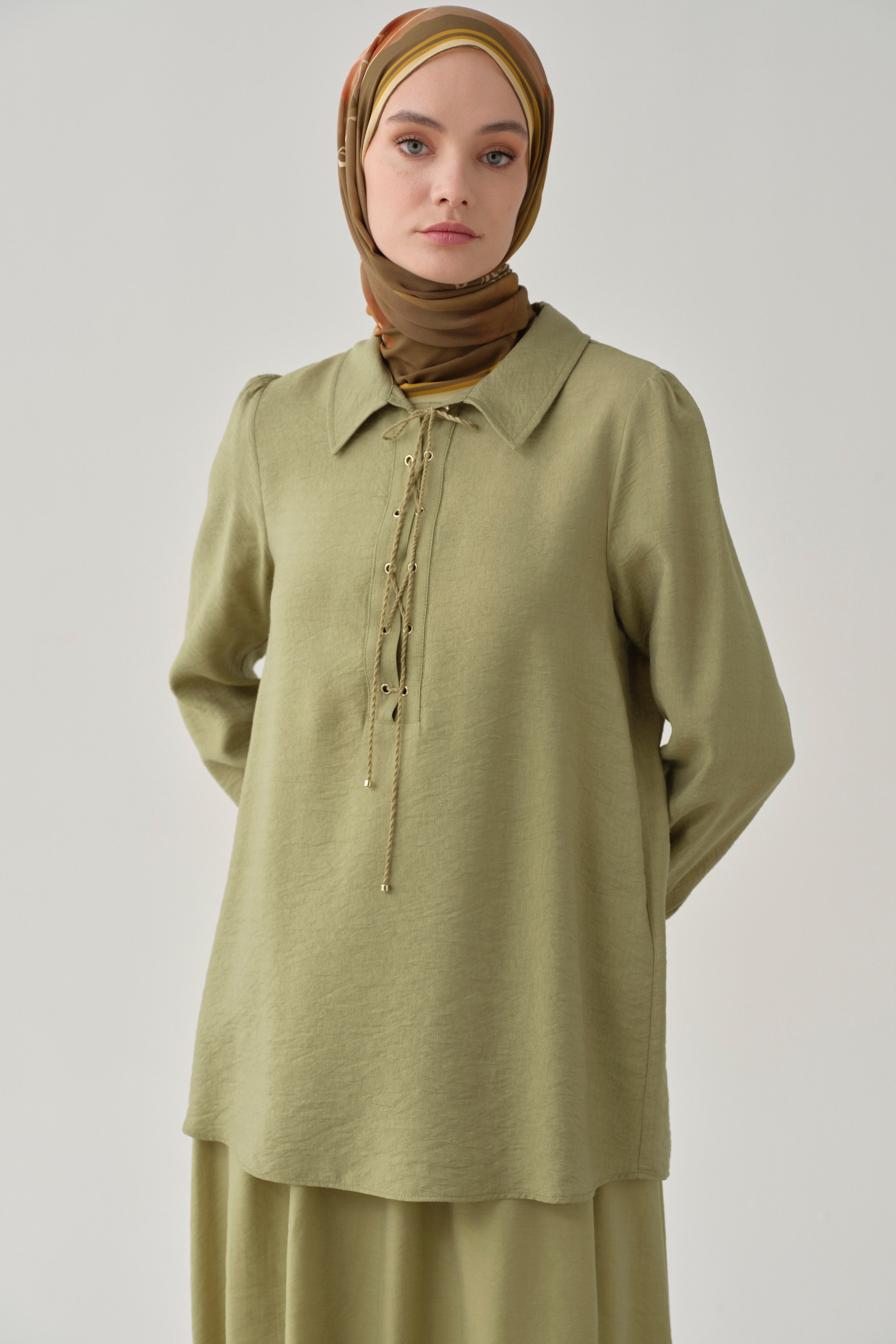 Yaka Çapraz Bağlamalı Bluz - Olive TUGBA