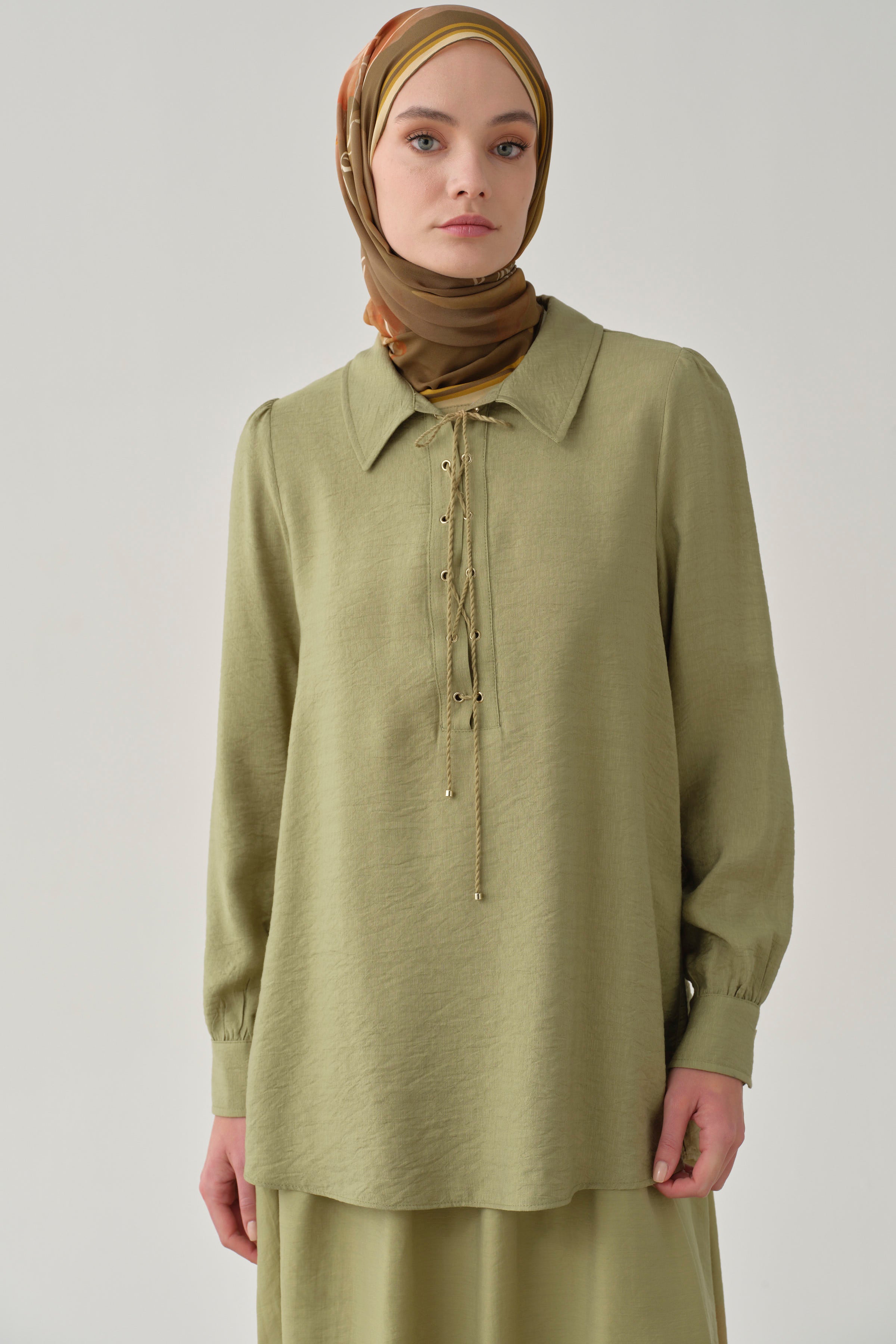 Yaka Çapraz Bağlamalı Bluz - Olive TUGBA