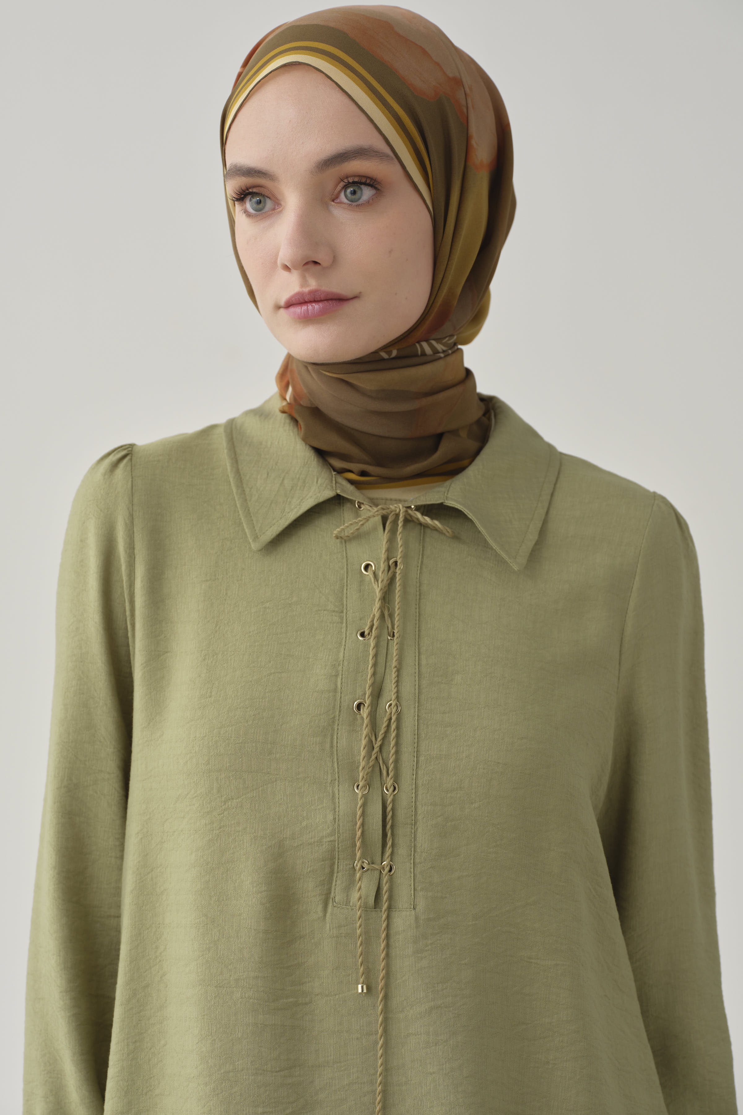Yaka Çapraz Bağlamalı Bluz - Olive TUGBA