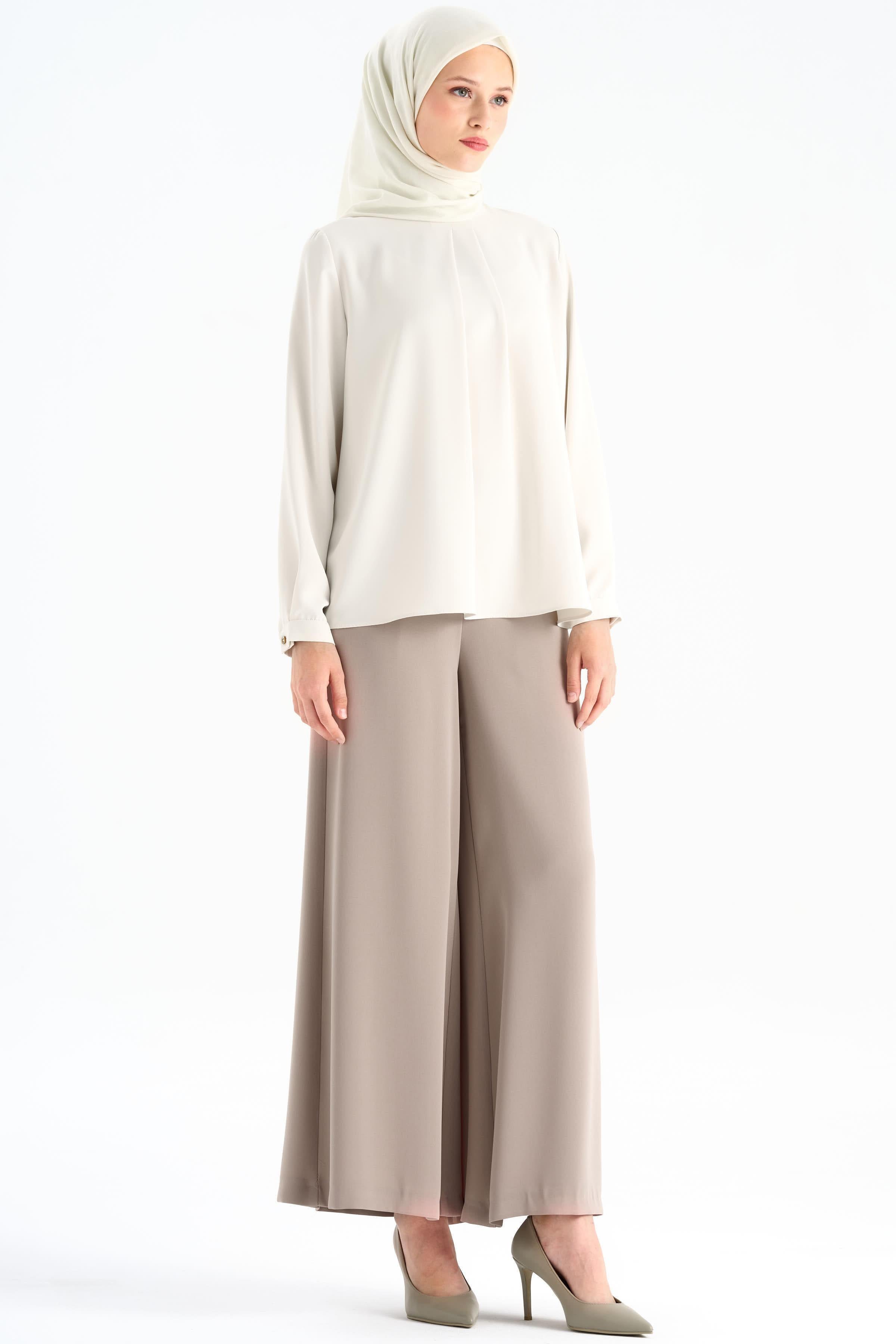 Yaka Pile Detaylı Bluz - Bej TUGBA