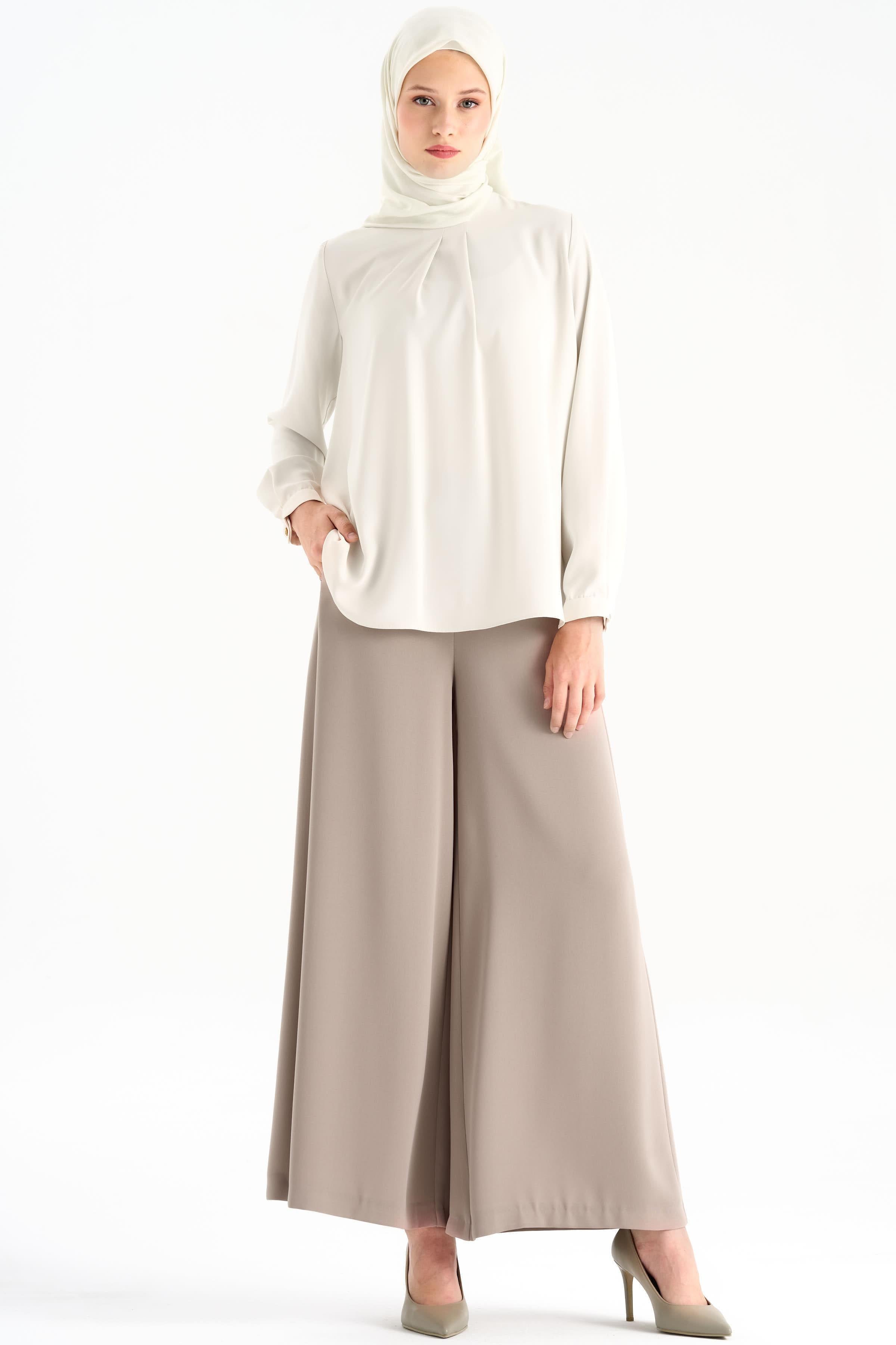 Yaka Pile Detaylı Bluz - Bej TUGBA