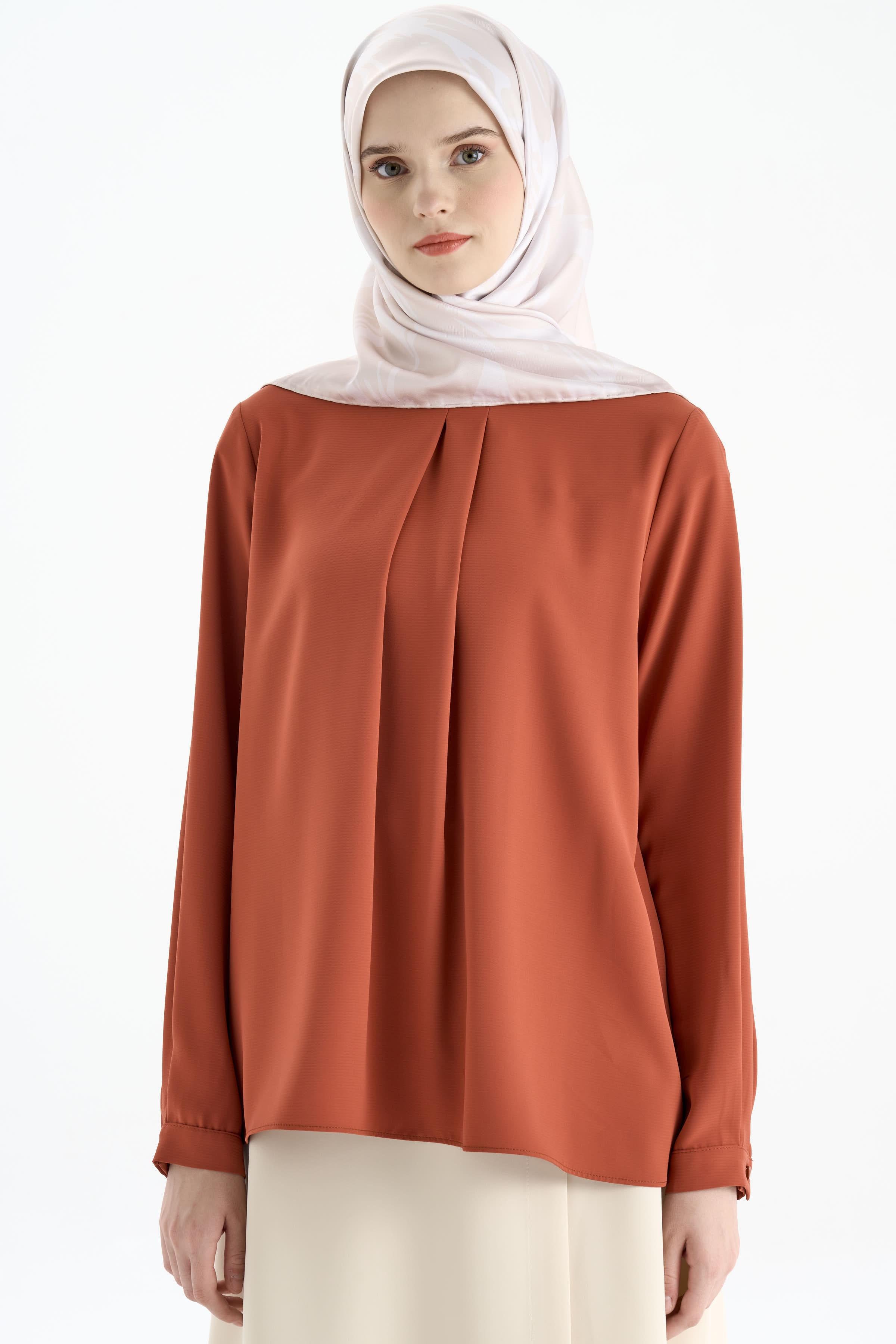 Yaka Pile Detaylı Bluz - Kiremit TUGBA