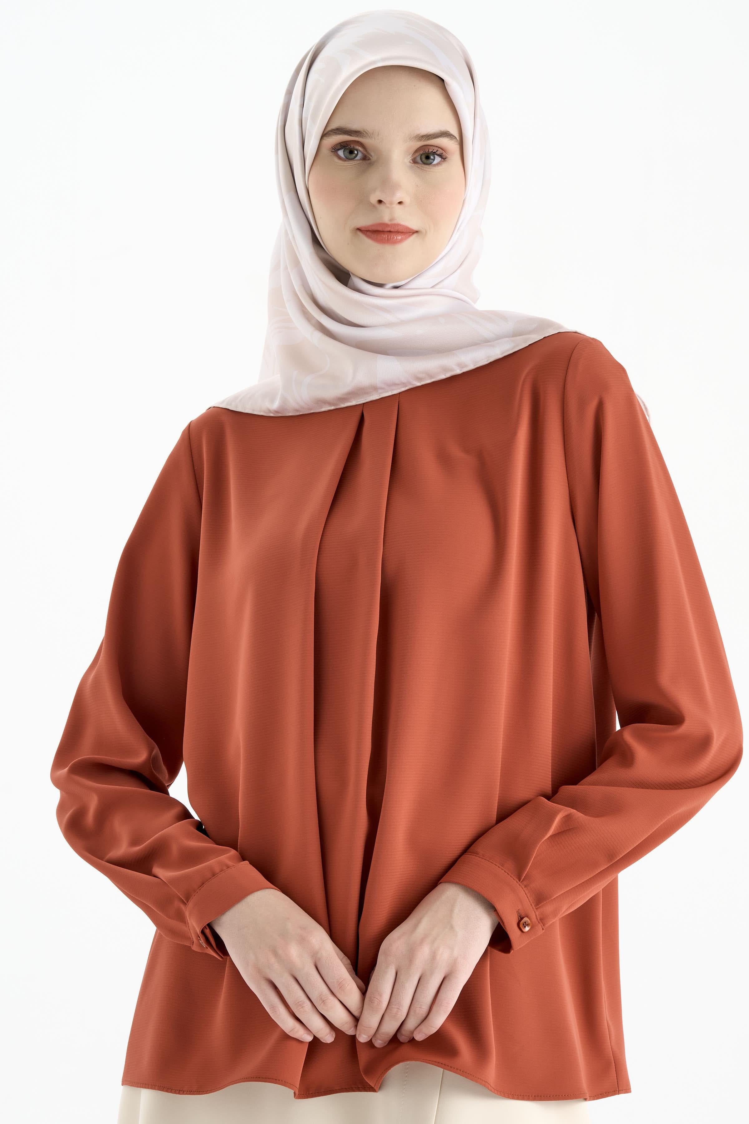 Yaka Pile Detaylı Bluz - Kiremit TUGBA