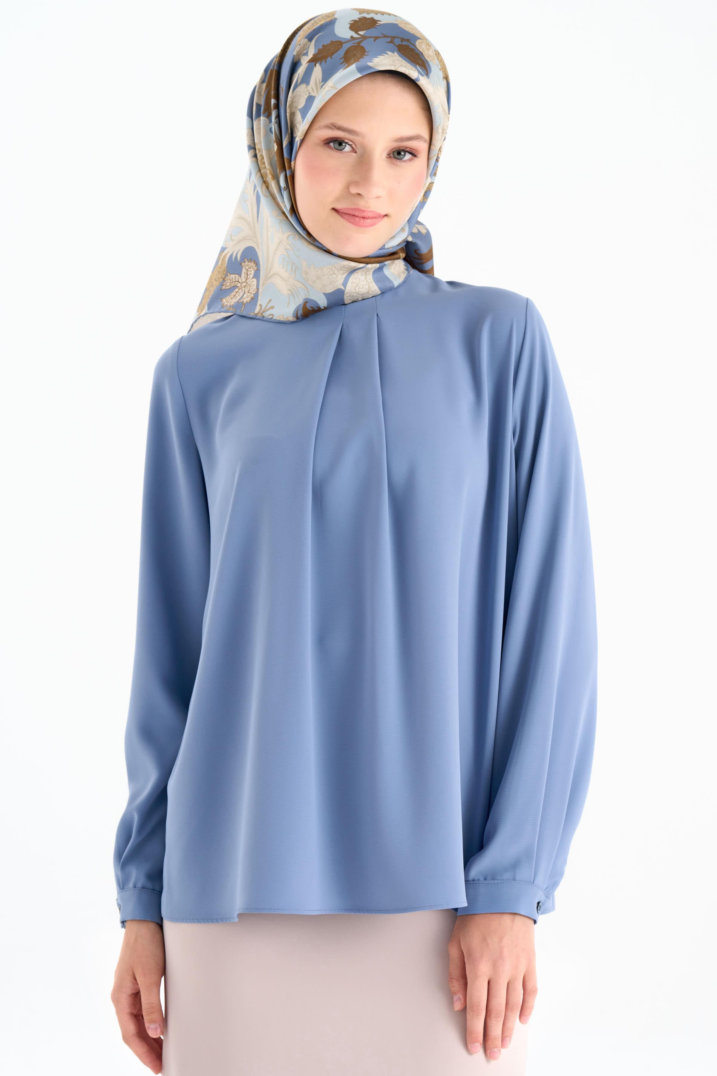 Yaka Pile Detaylı Bluz - Mavi TUGBA