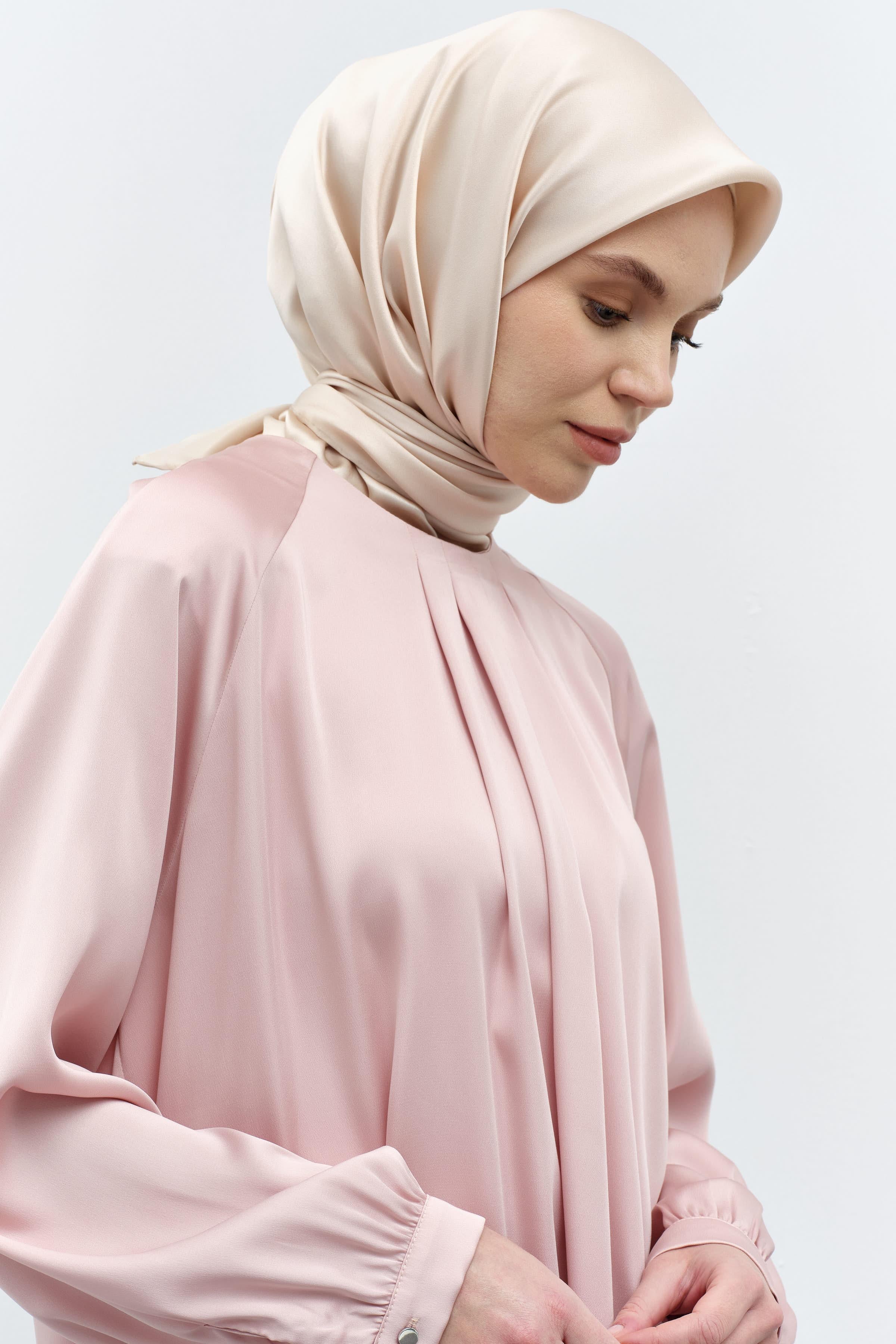 Yaka Pile Detaylı Bluz - Pudra TUGBA