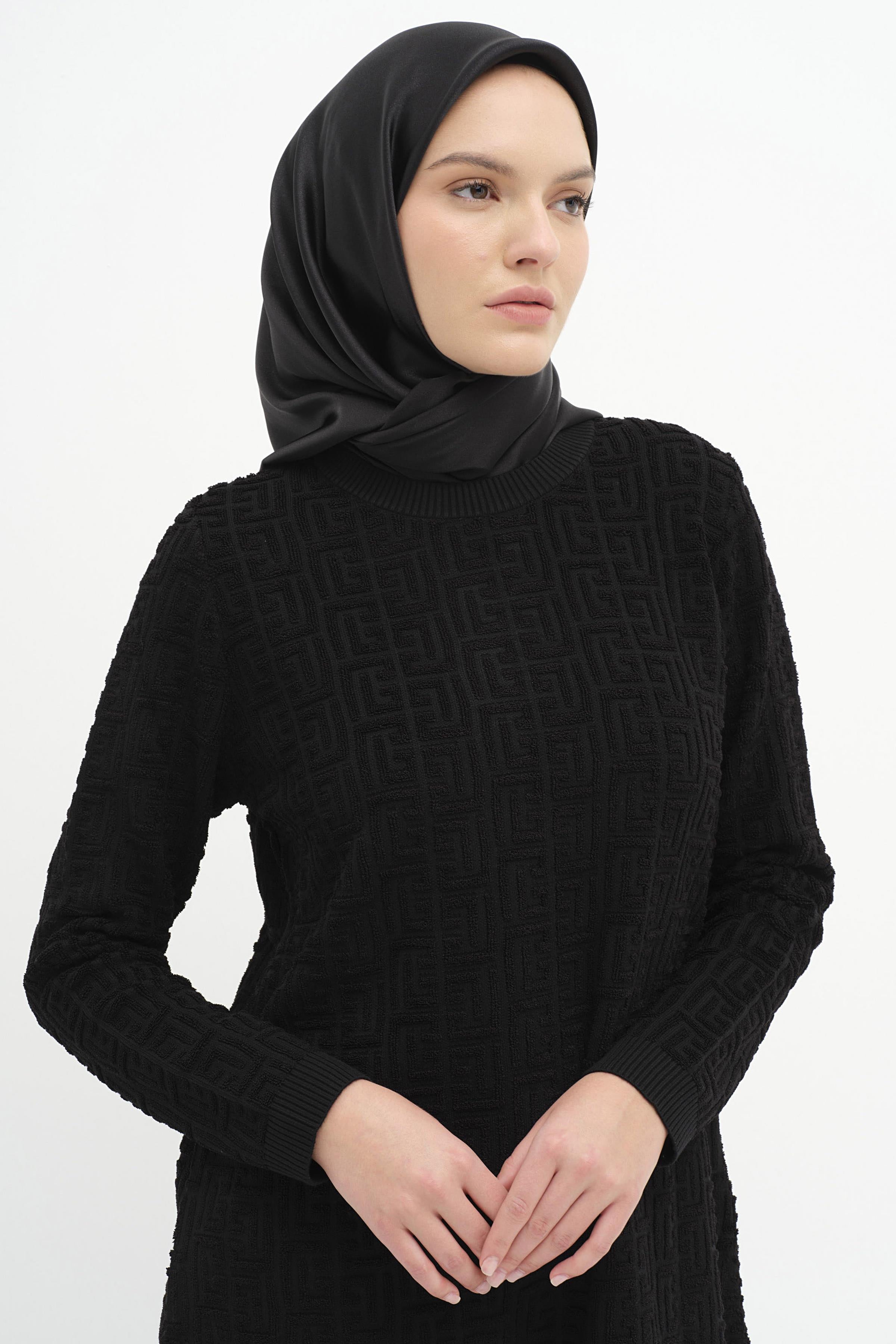 Yaka Ribanalı Triko Tunik - Siyah TUGBA