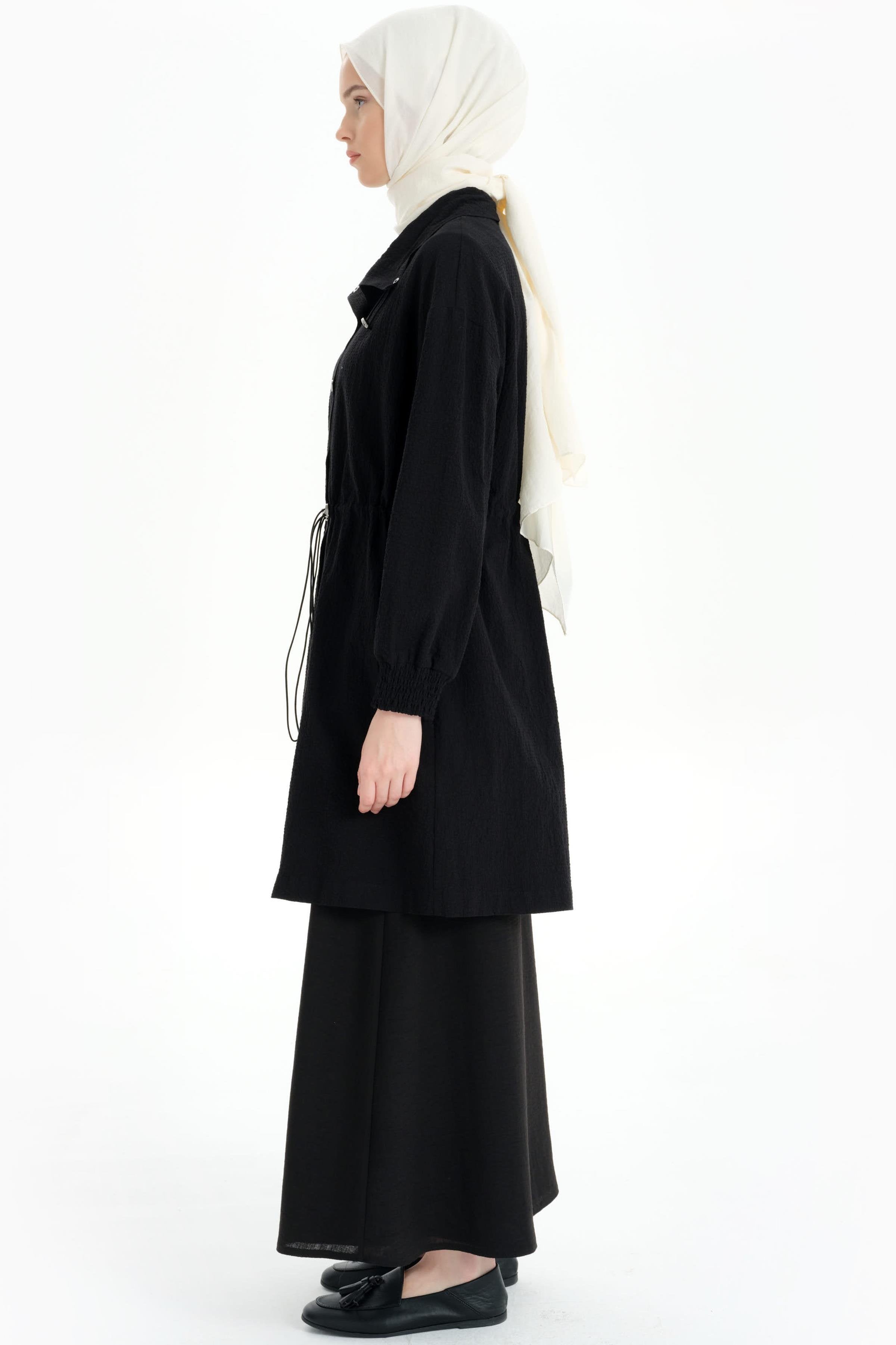 Yaka Ve Bel Tünel Detaylı Kap - Siyah TUGBA