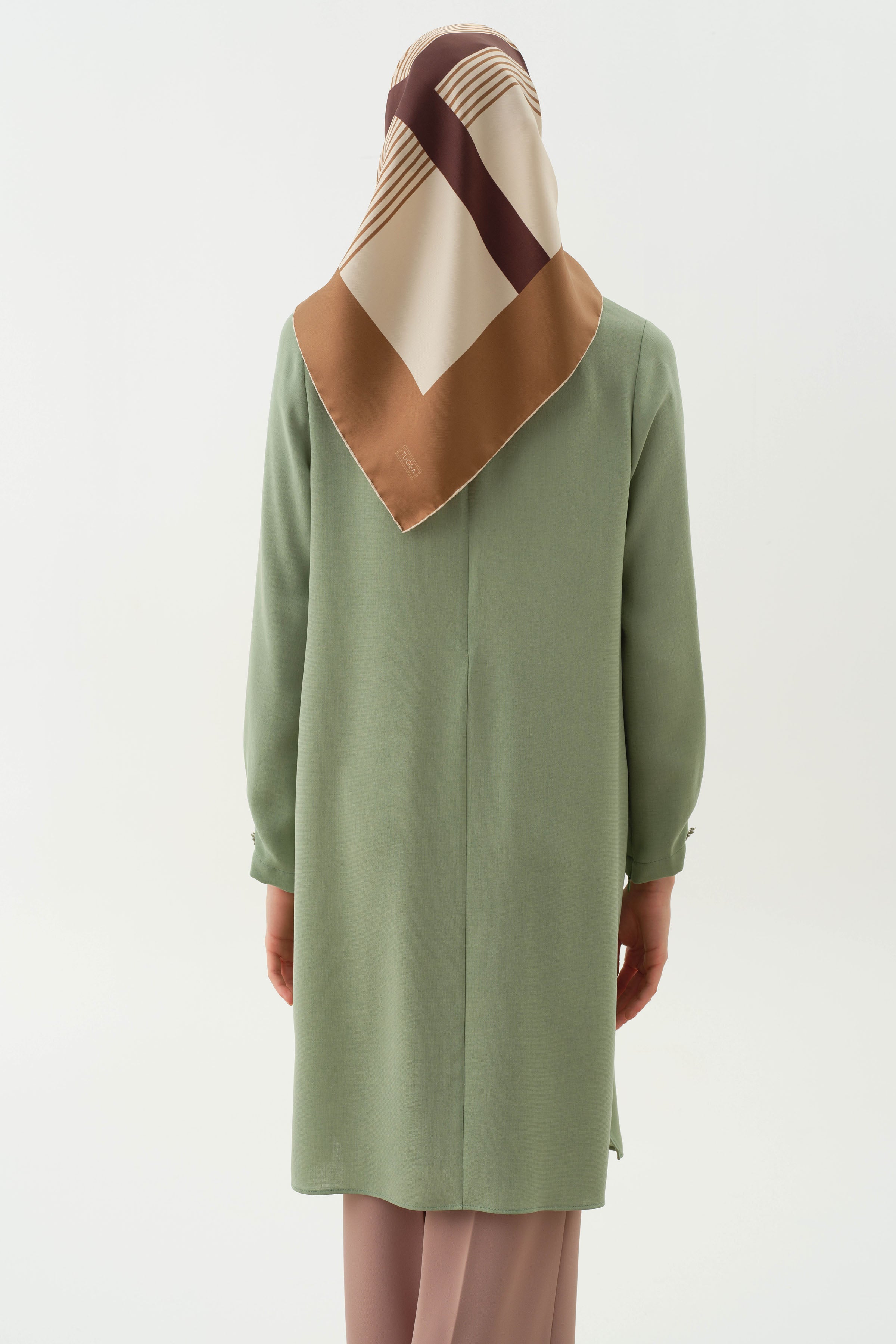 Yaka ve Kolları Pile Broş Detaylı Tunik - Su Yeşili TUGBA