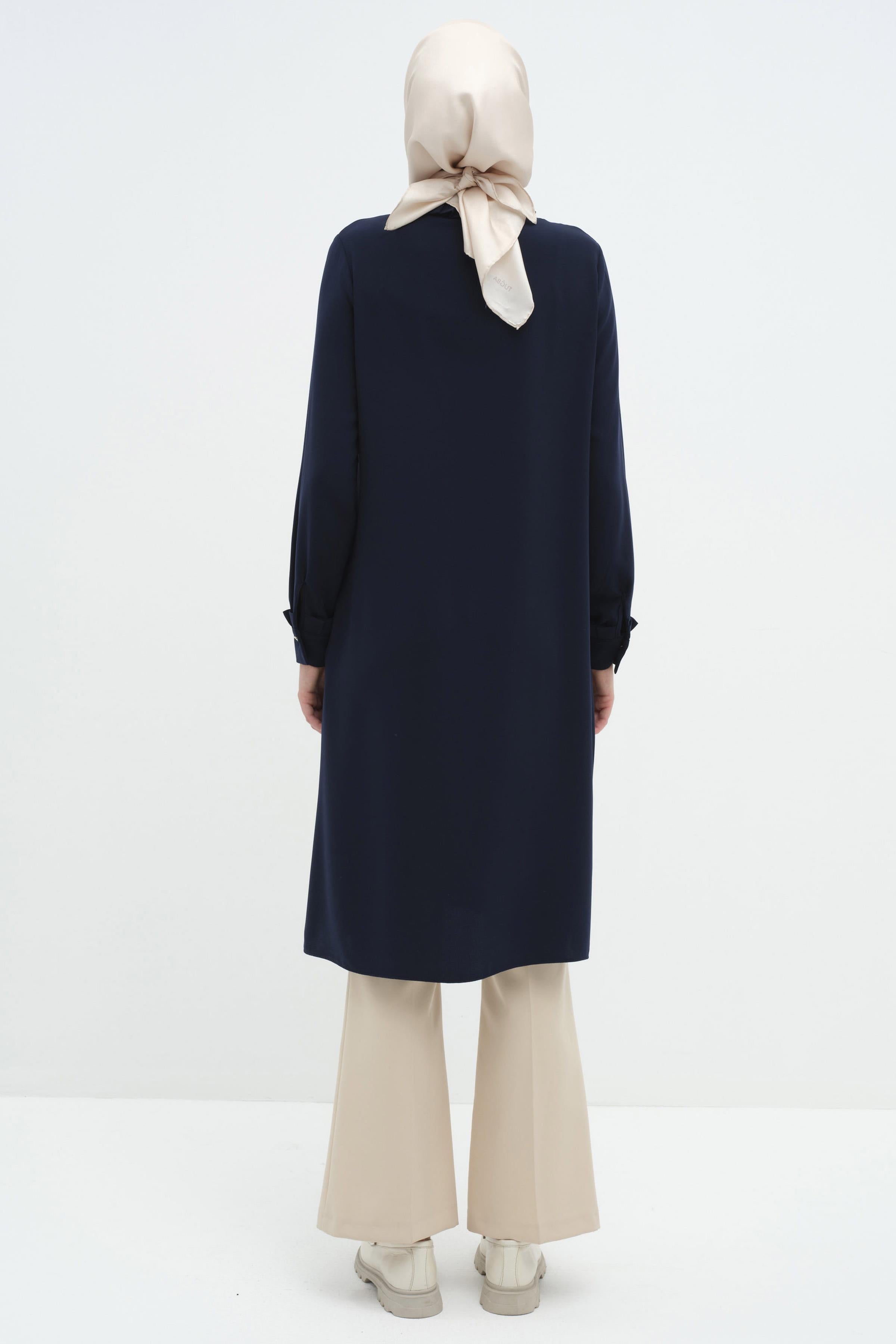 Yaka Ve Manşet Pile Detaylı Tunik - Lacivert TUGBA