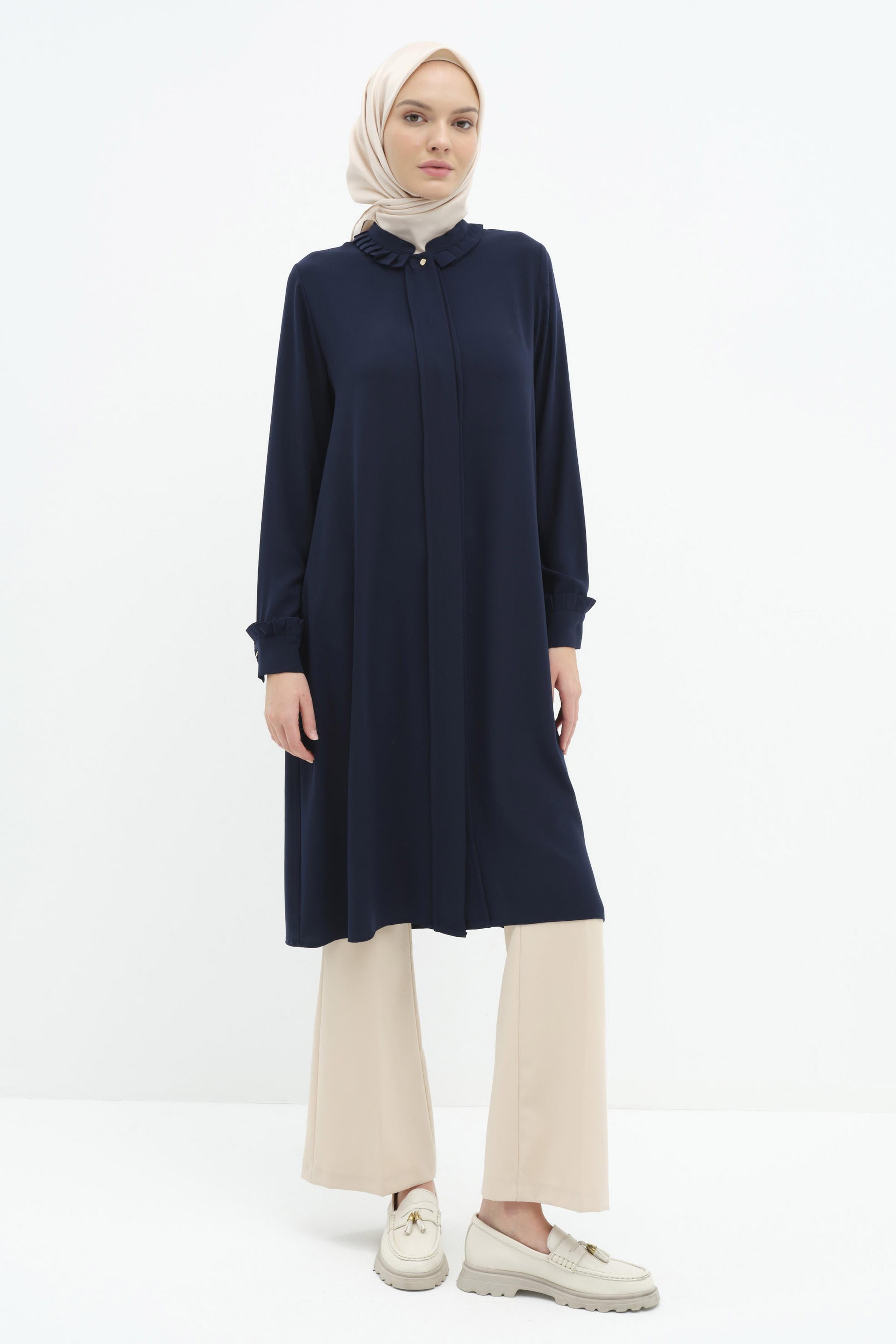 Yaka Ve Manşet Pile Detaylı Tunik - Lacivert TUGBA