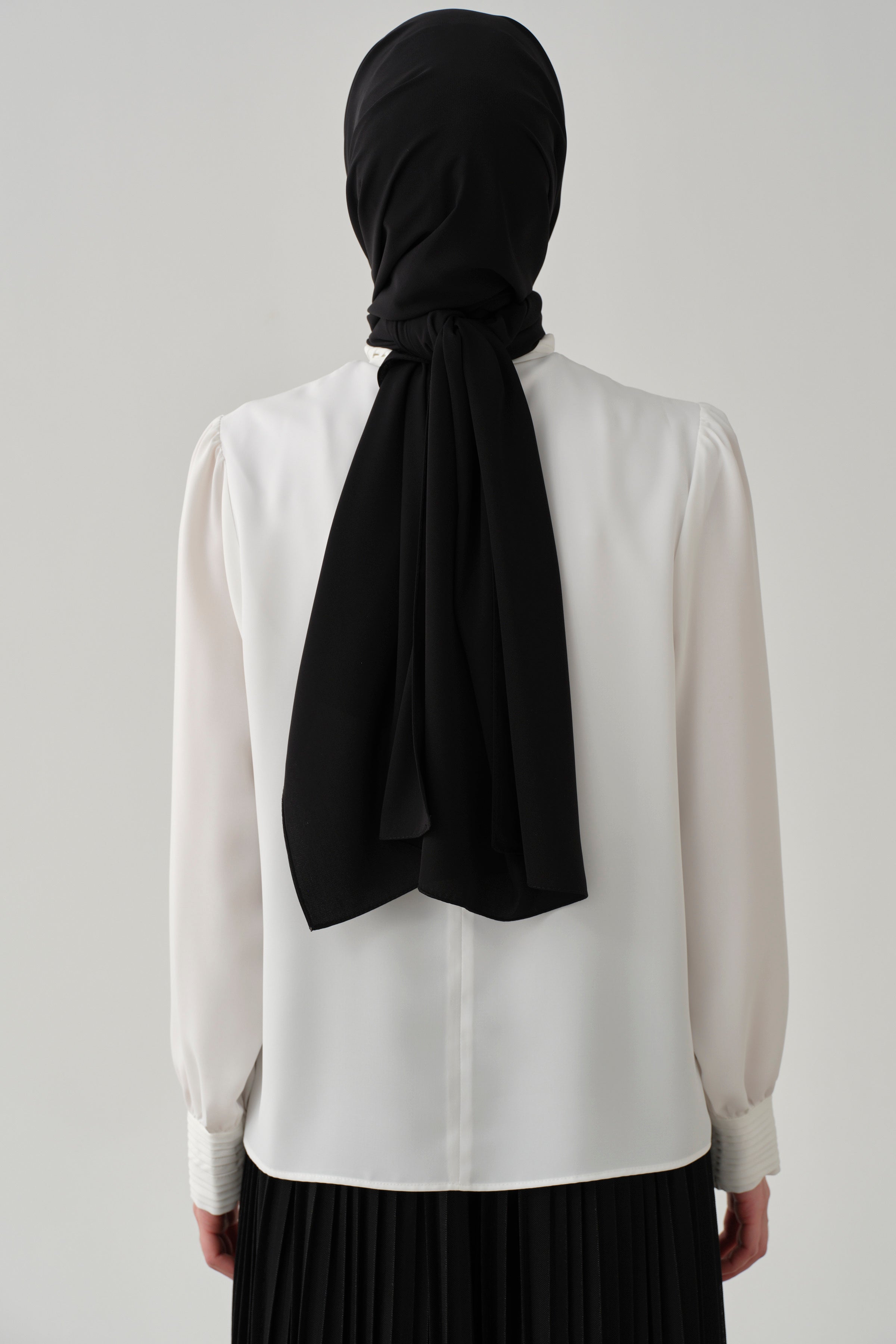 Yaka Ve Manşeti Pliseli Bluz - Ekru TUGBA