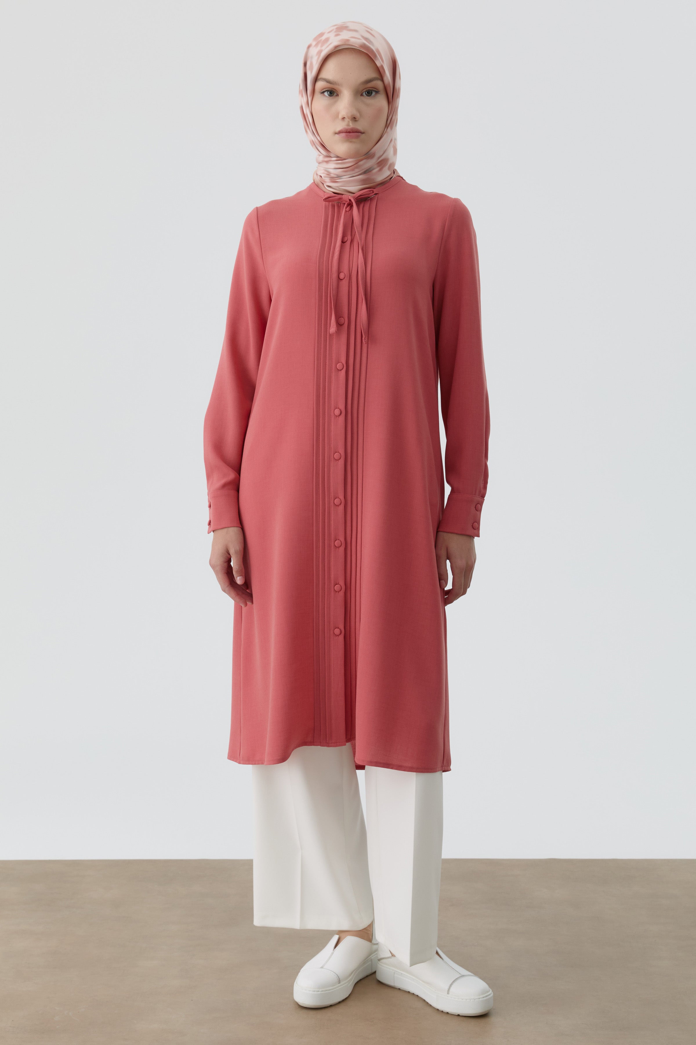 Yakası Bağcıklı Pileli Tunik - Somon TUGBA