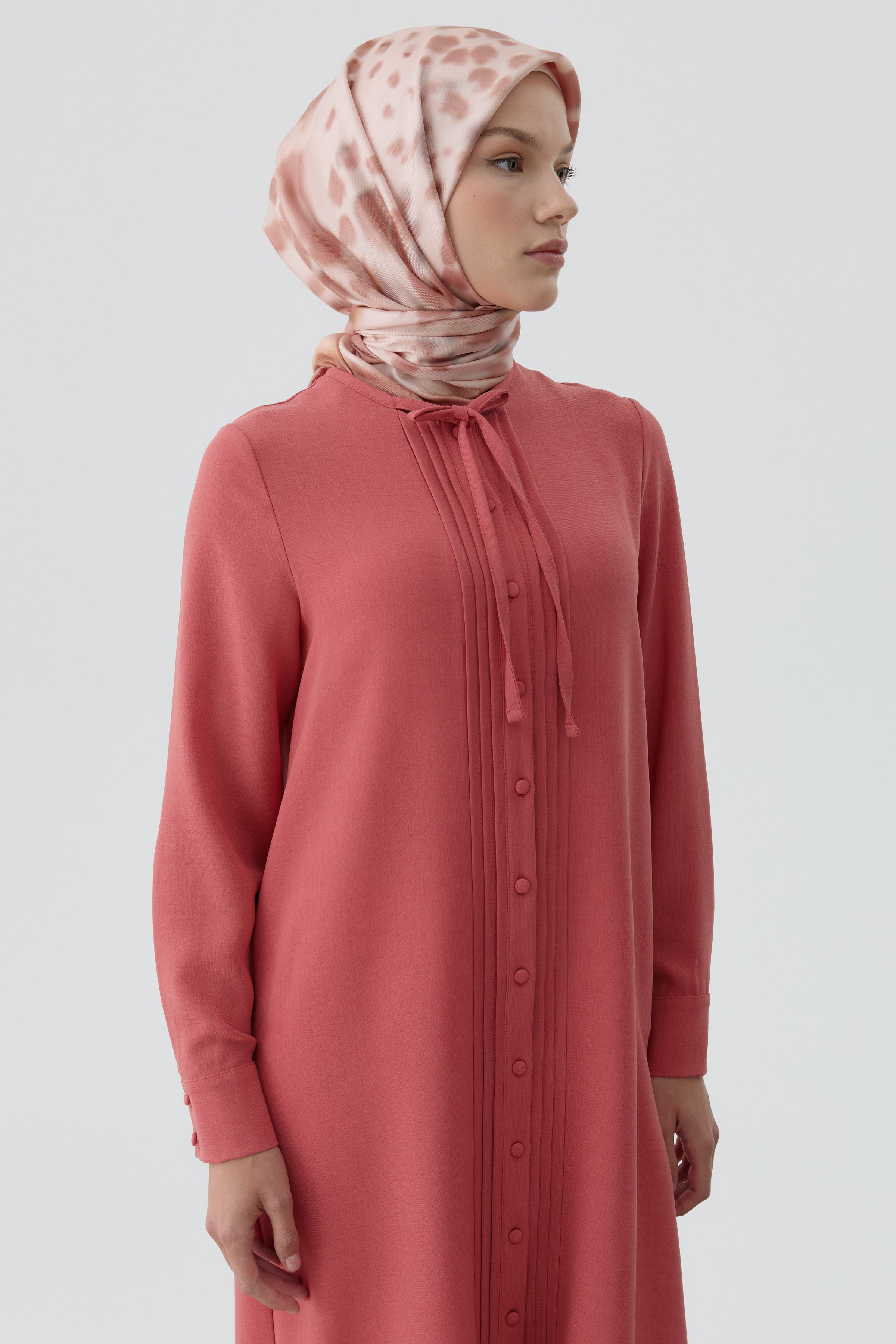 Yakası Bağcıklı Pileli Tunik - Somon TUGBA