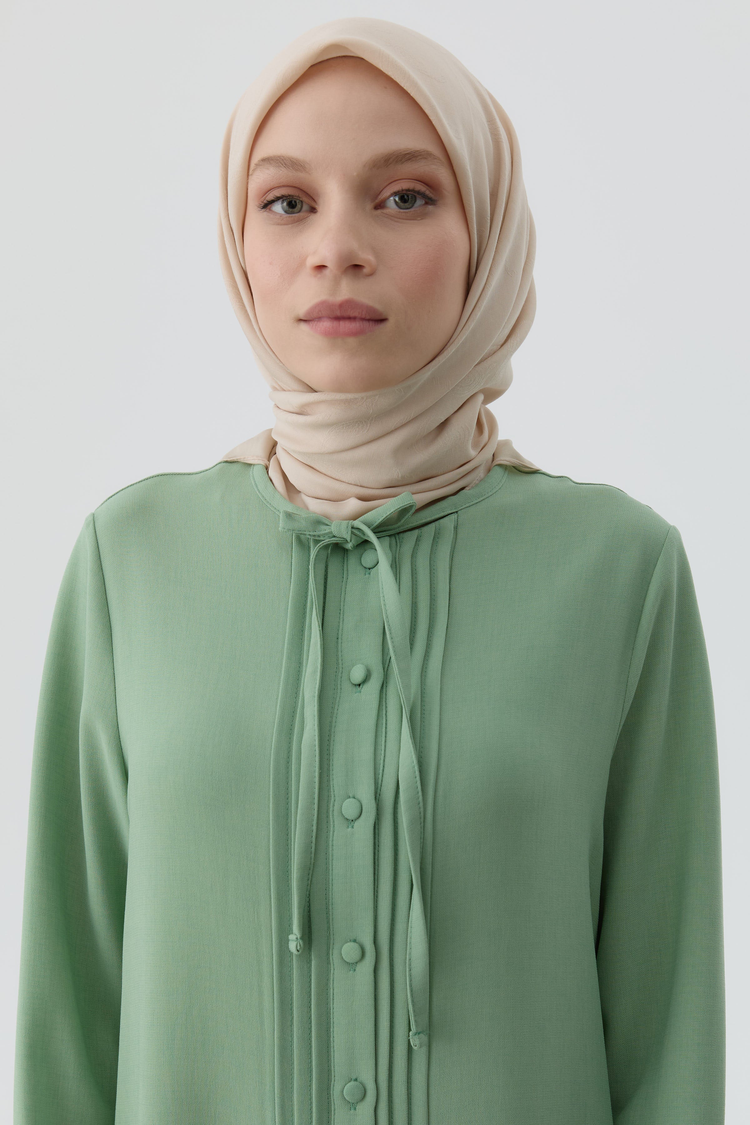 Yakası Bağcıklı Pileli Tunik - Su Yeşili TUGBA